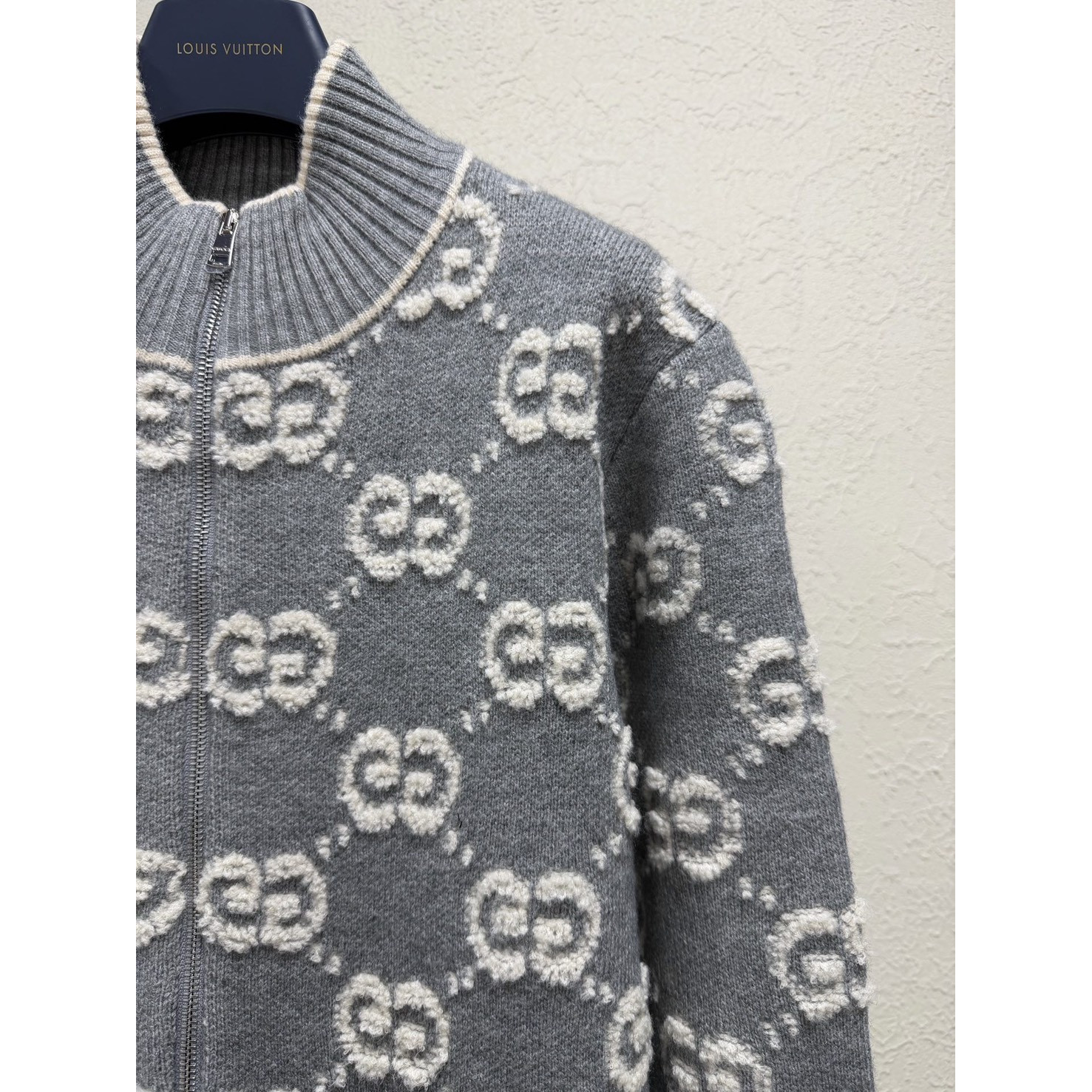 <p>Gucci 经典双G满印针织开衫</p>