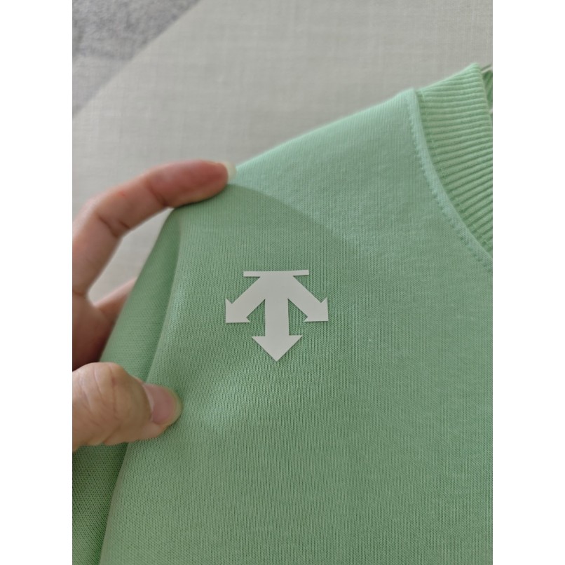<p>DESCENTE 經典款棉 T (多色可選)</p>