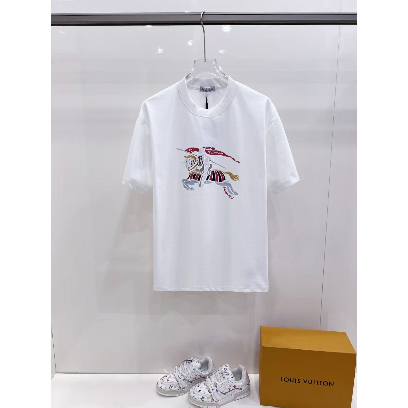 <p>BURBERRY 短袖圆领T恤(白)</p>