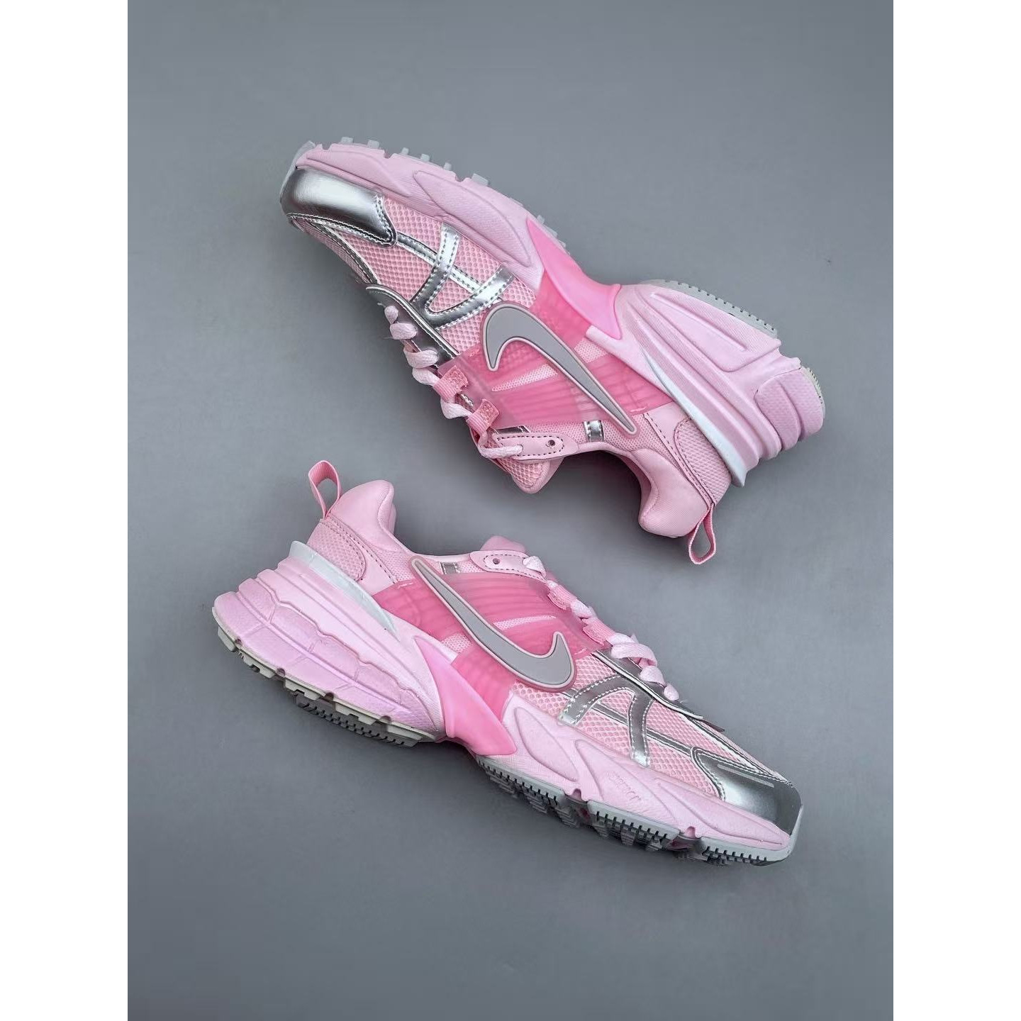 <p>Nike V2K Run 减震防滑复古低帮跑步鞋</p>