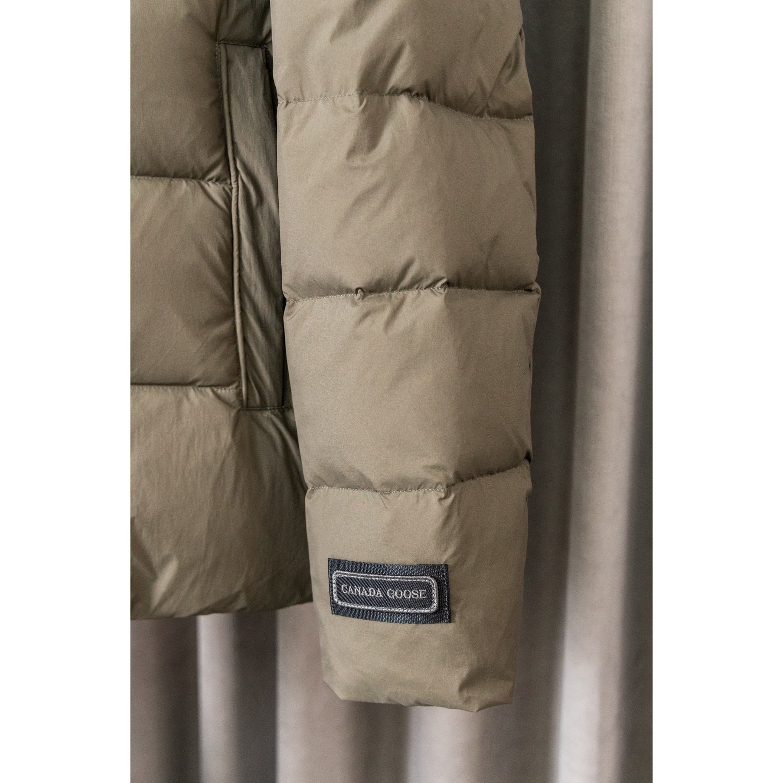 <p>Canada Goose Junction系列连帽羽绒服(欧阳娜娜二代)(棕色)</p>