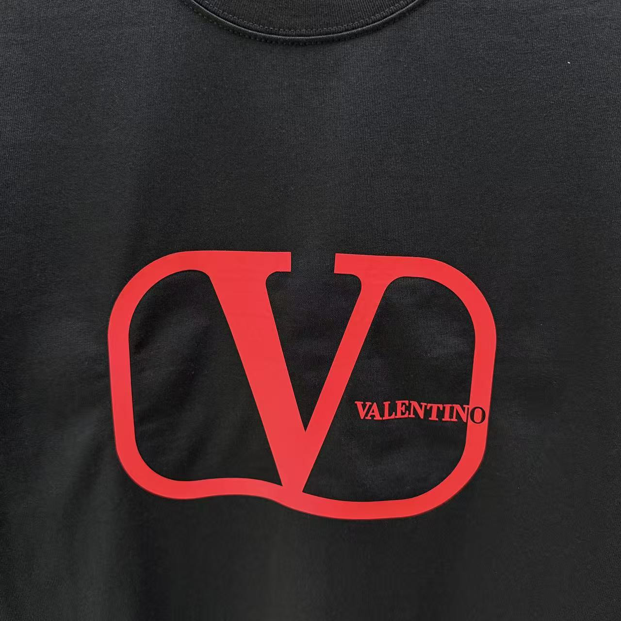 <p>VALENTION 短袖T恤(黑)</p>