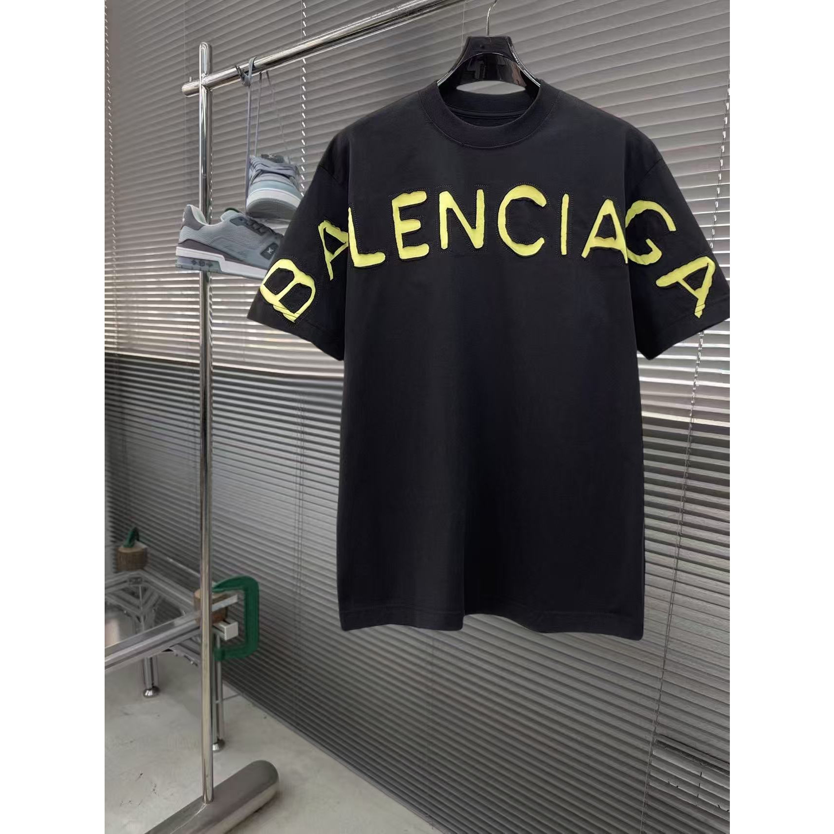 <p>Balenciaga 专柜新款短袖T恤(黑)</p>