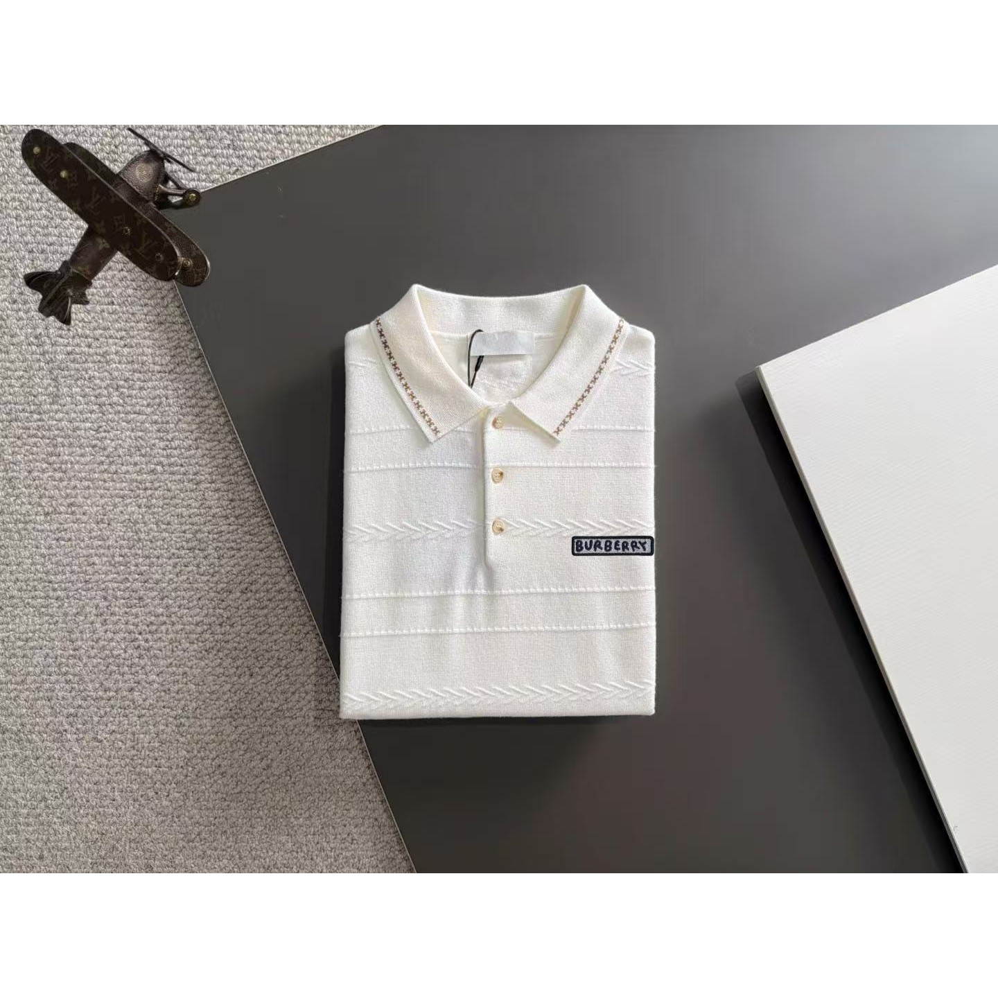 <p>BURBERRY 秋冬官网最新毛衣(米白)</p>