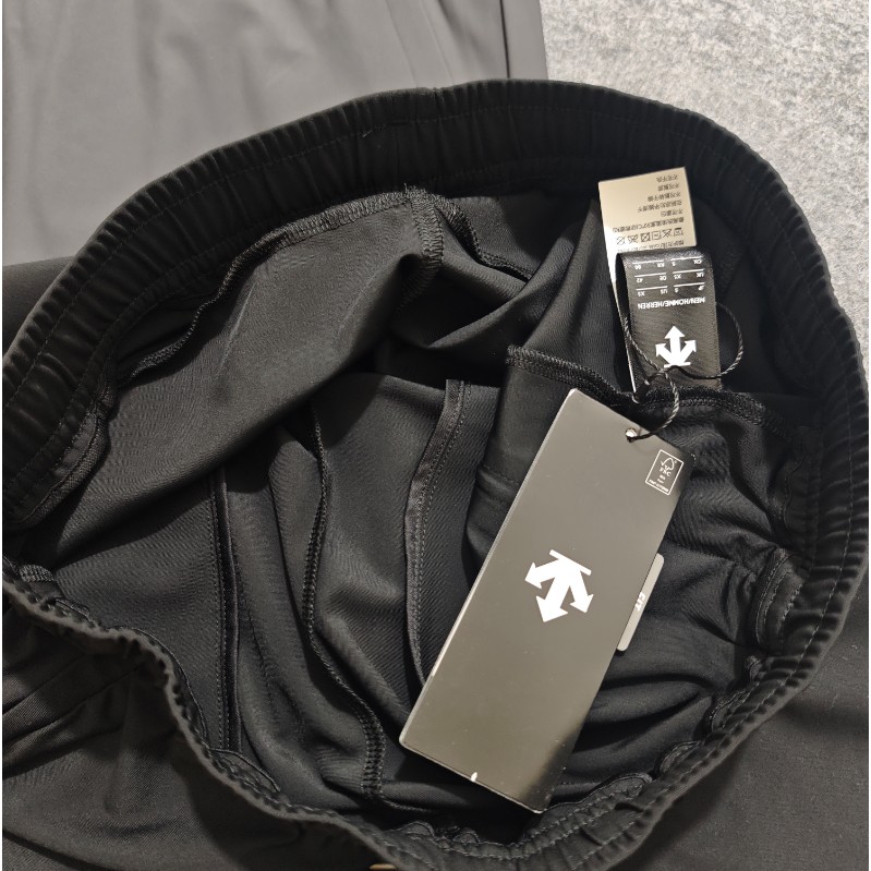<p>DESCENTE 速乾運動長褲</p>