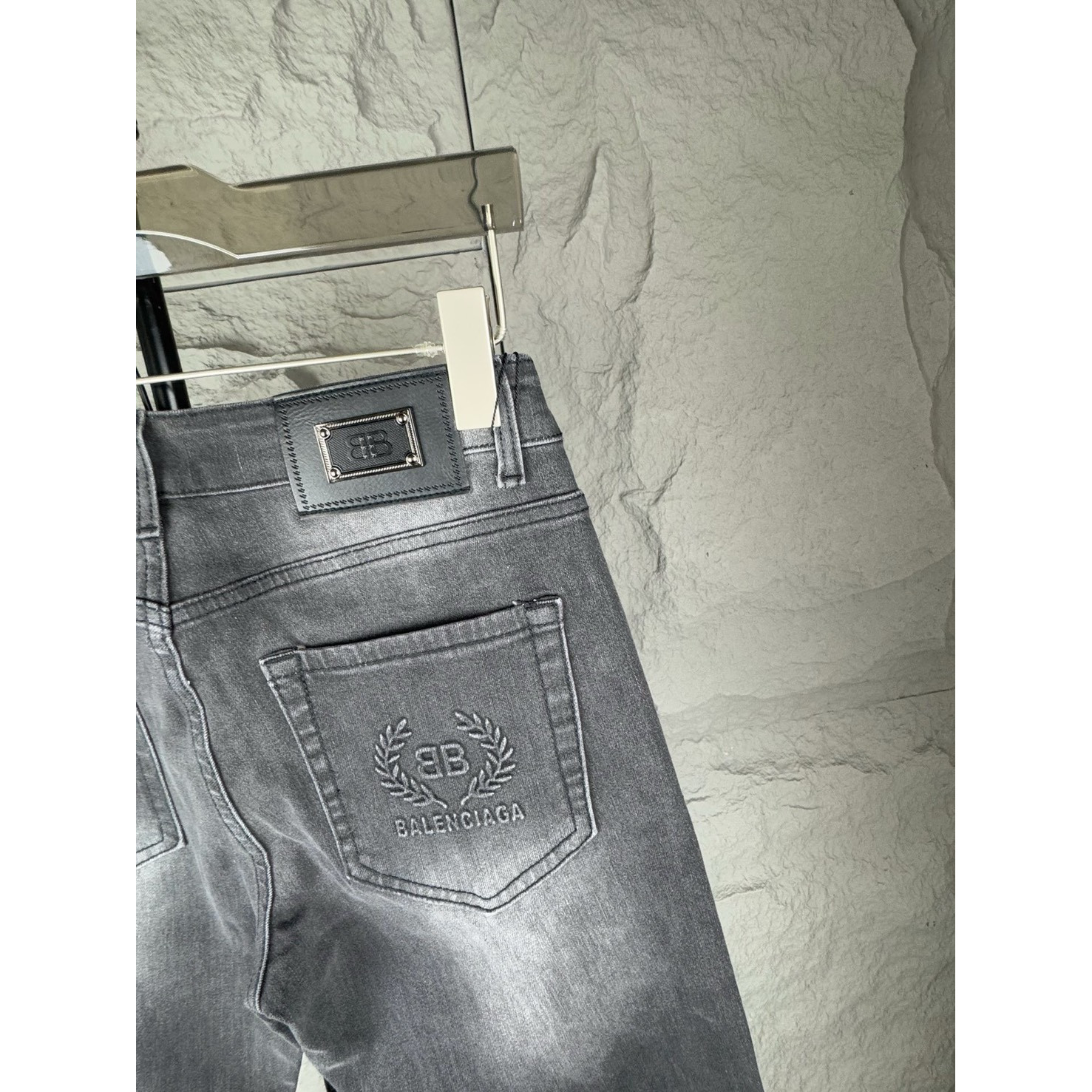 <p>Balenciaga 牛仔褲</p>
