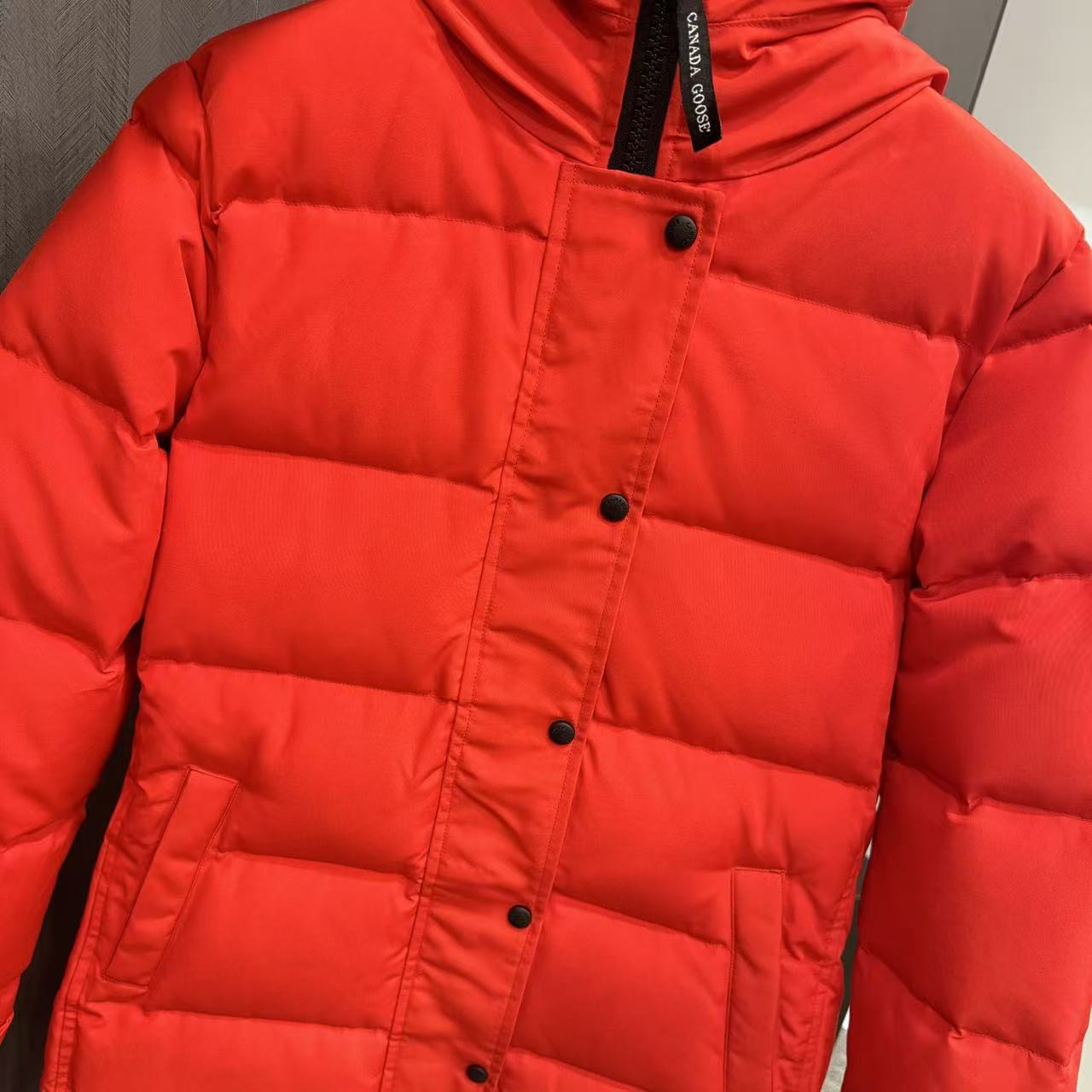 <p>Canada Goose Shelburn*派克大衣羽绒服(橘紅)</p>