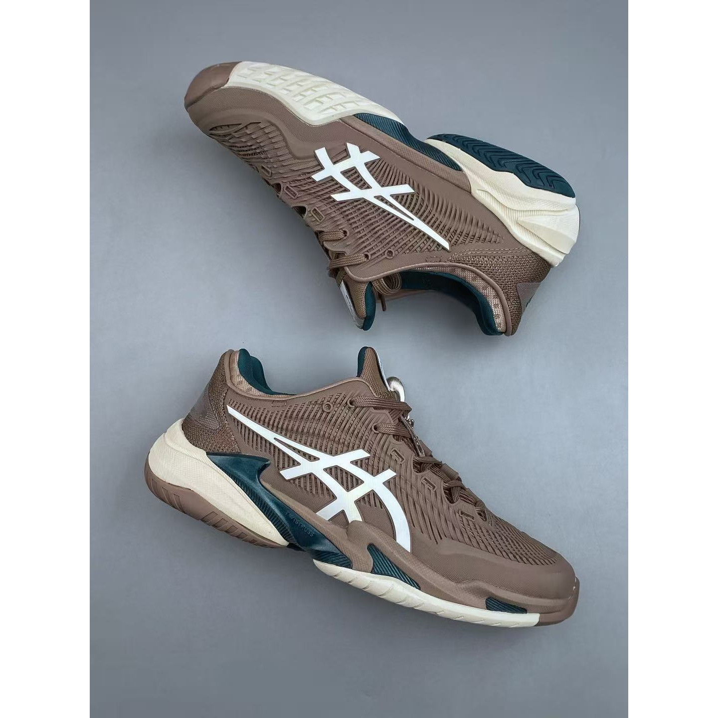 <p>Asics Court FF 3 专业网球鞋</p>