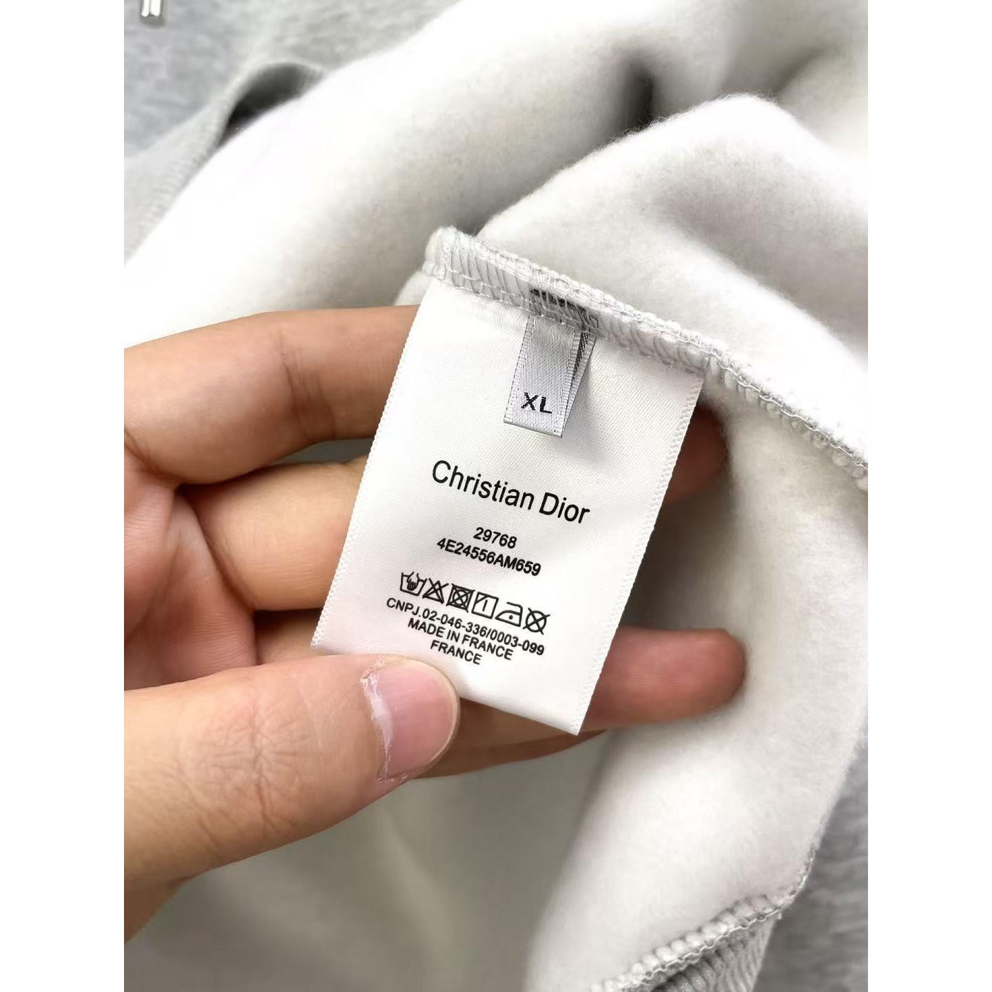 <p>DIOR 连帽卫衣(灰)</p>