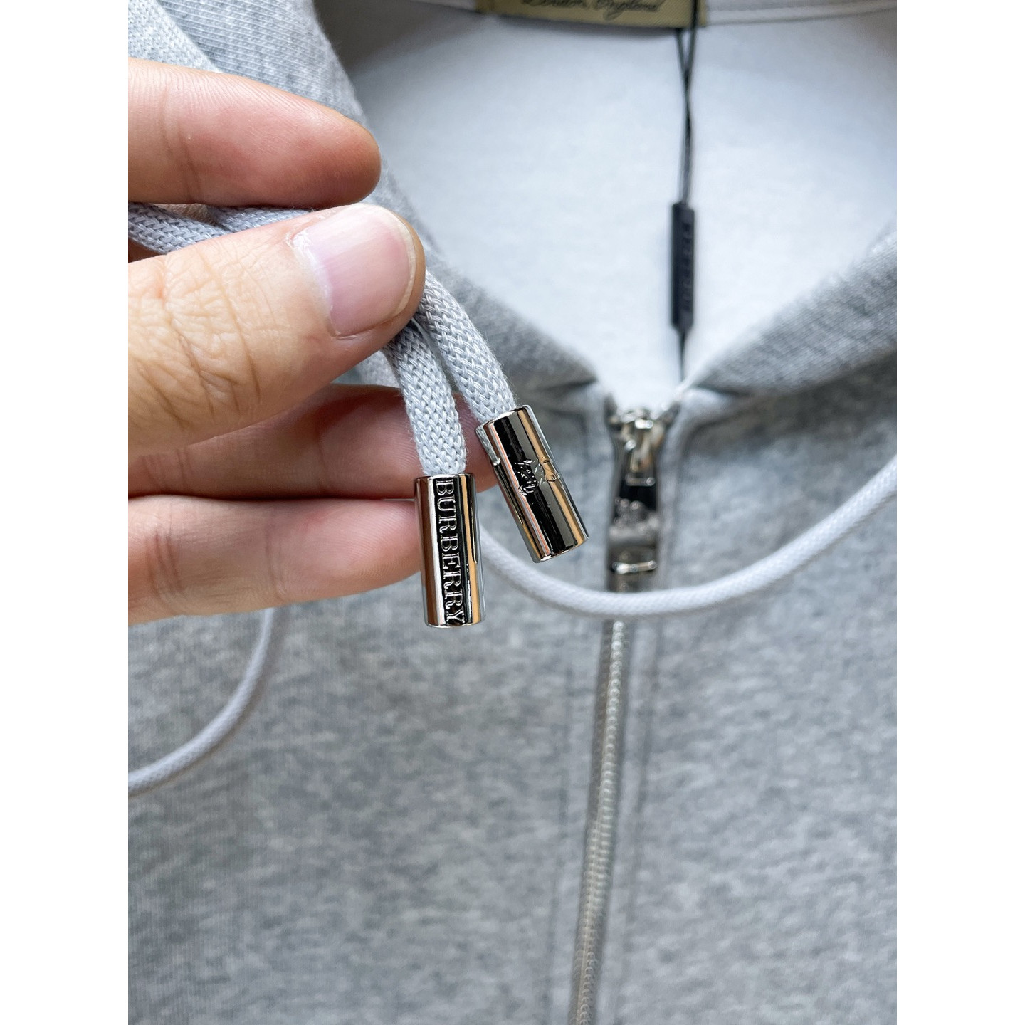<p>BURBERRY 精品外套(灰)</p>