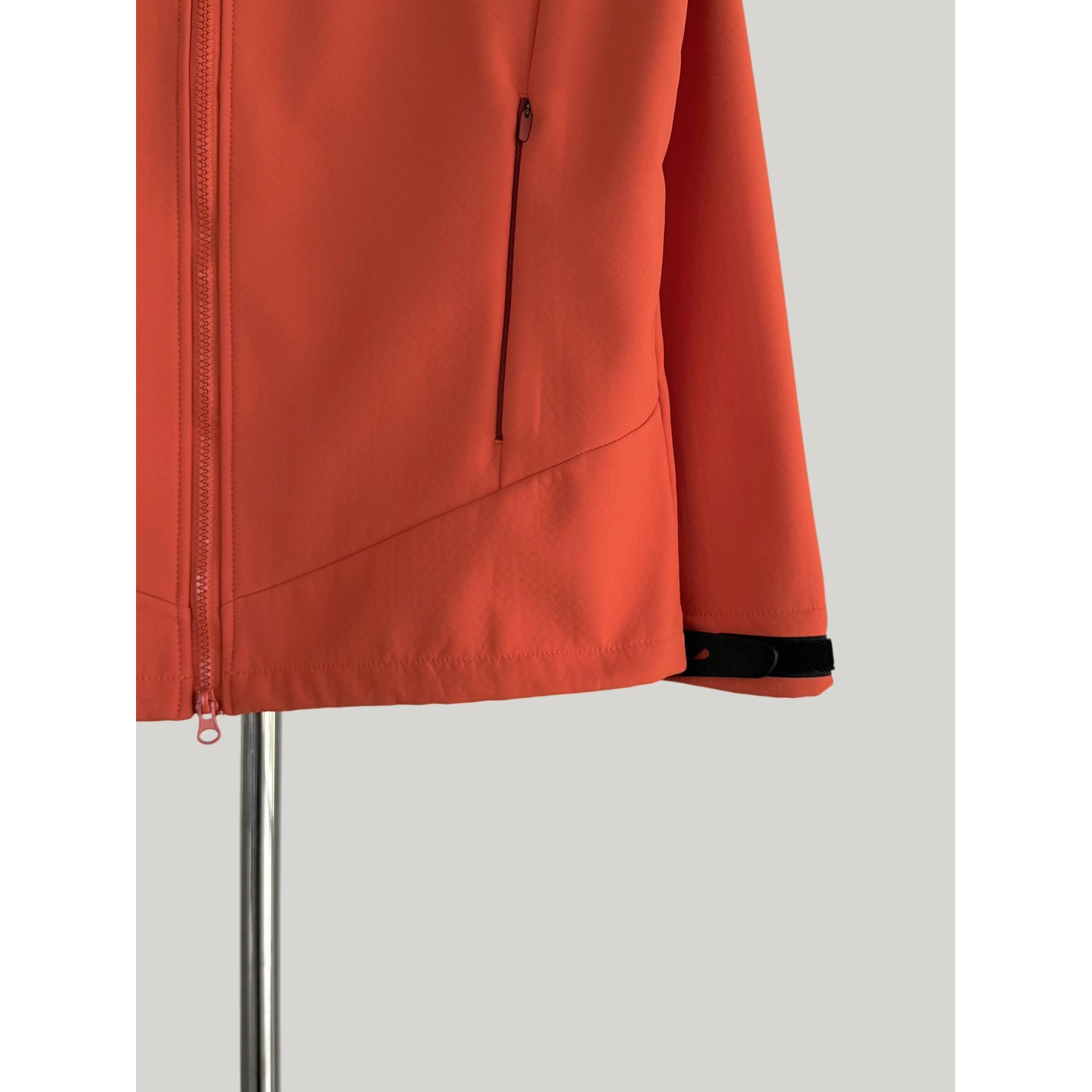 <p>Arc'teryx 软壳加薄绒冲锋衣(桔子色)</p>