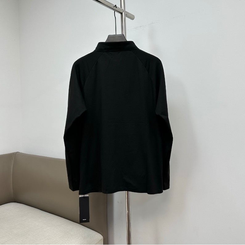 <p>DESCENTE 男士長袖POLO衫(黑)</p>