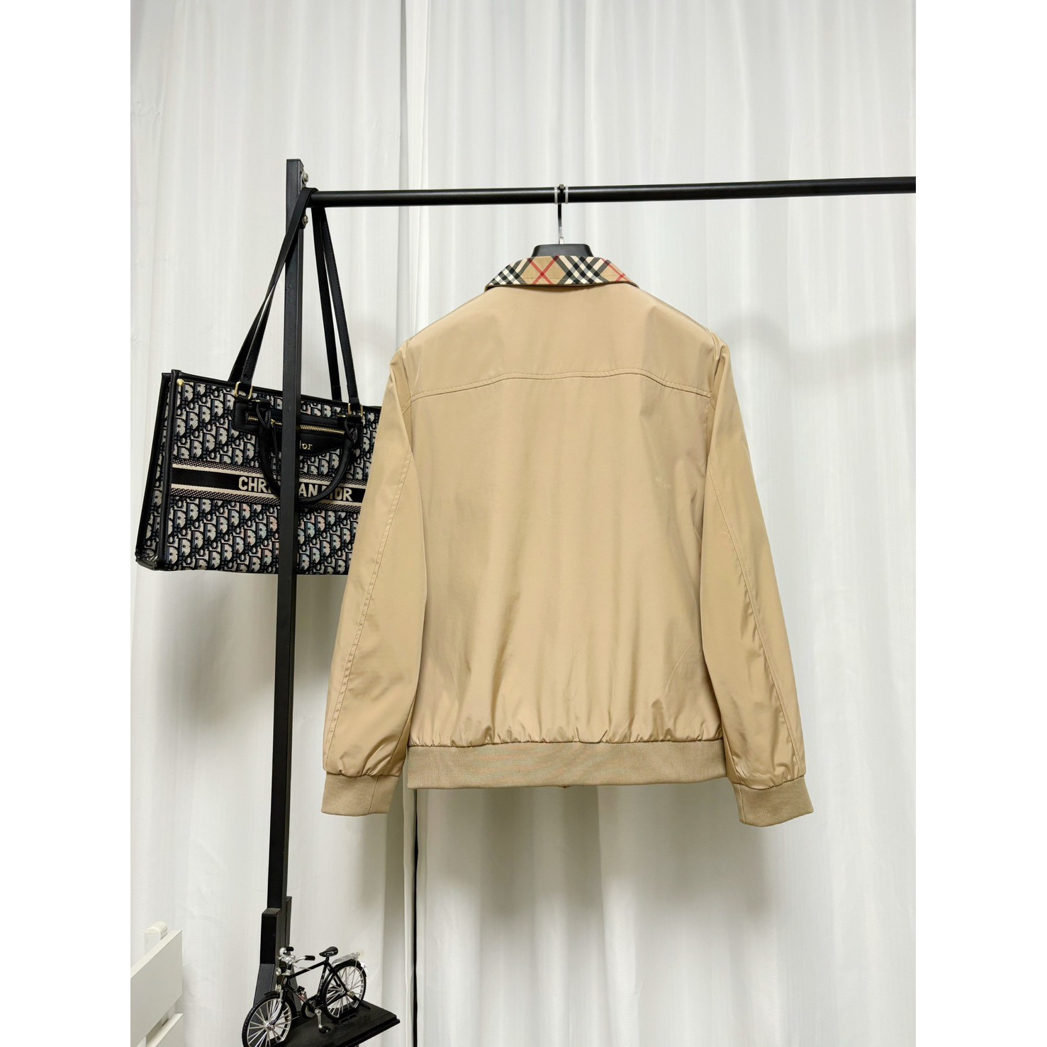 <p>Burberry 夹克外套</p>