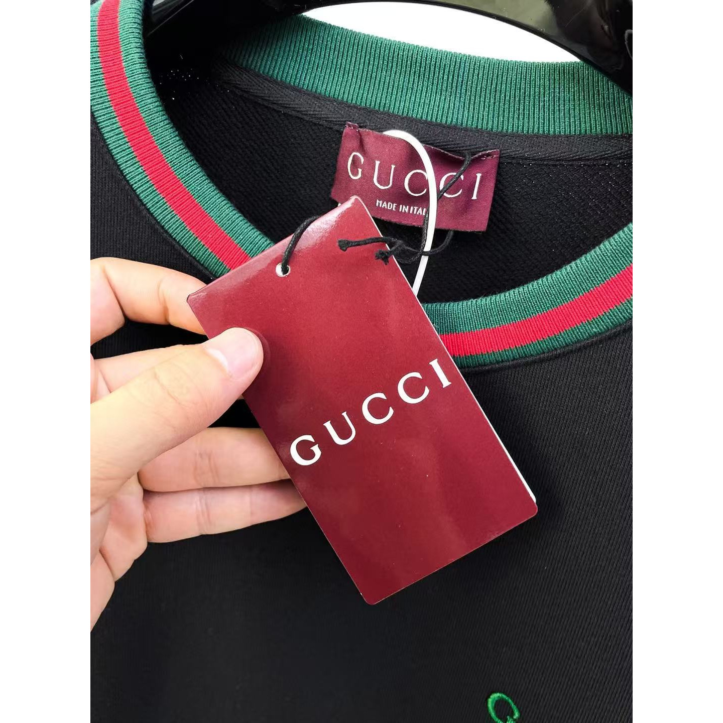 <p>DIOR 加绒圆领卫衣(黑)</p>