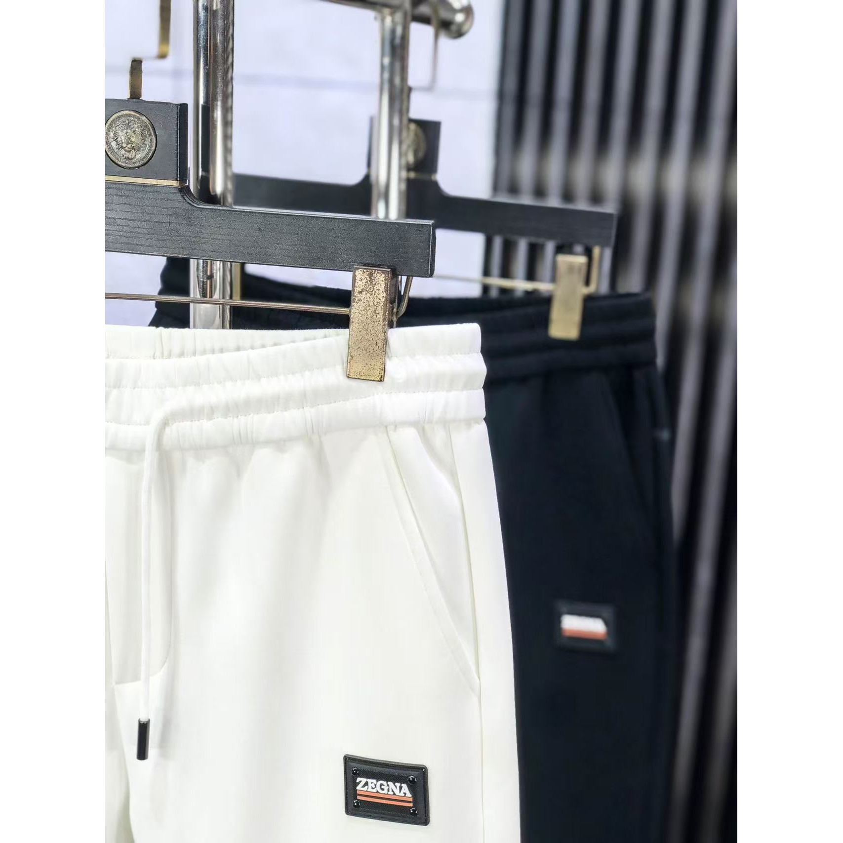 <p>Ermenegildo Zegna&nbsp;高品质时尚休闲裤(782948)</p>