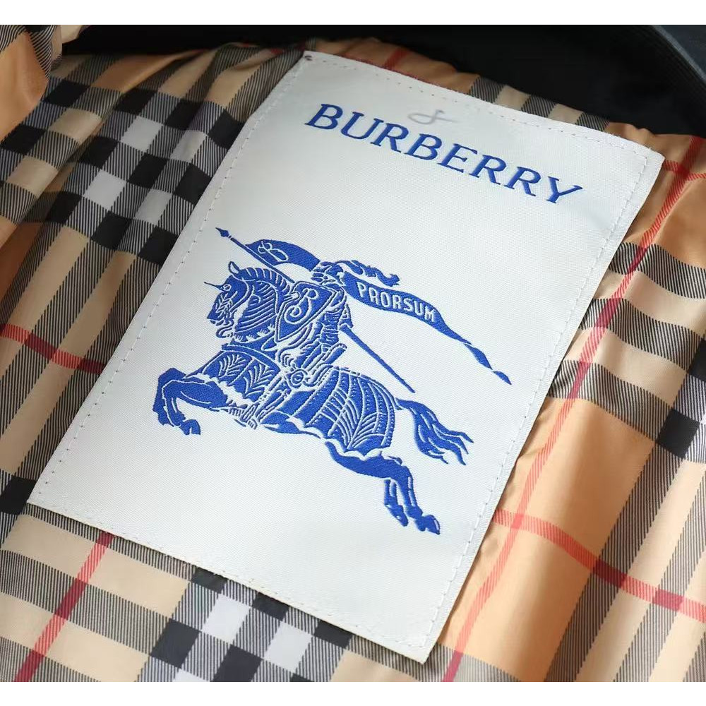 <p>BURBERRY 加厚棉服外套(黑)</p>