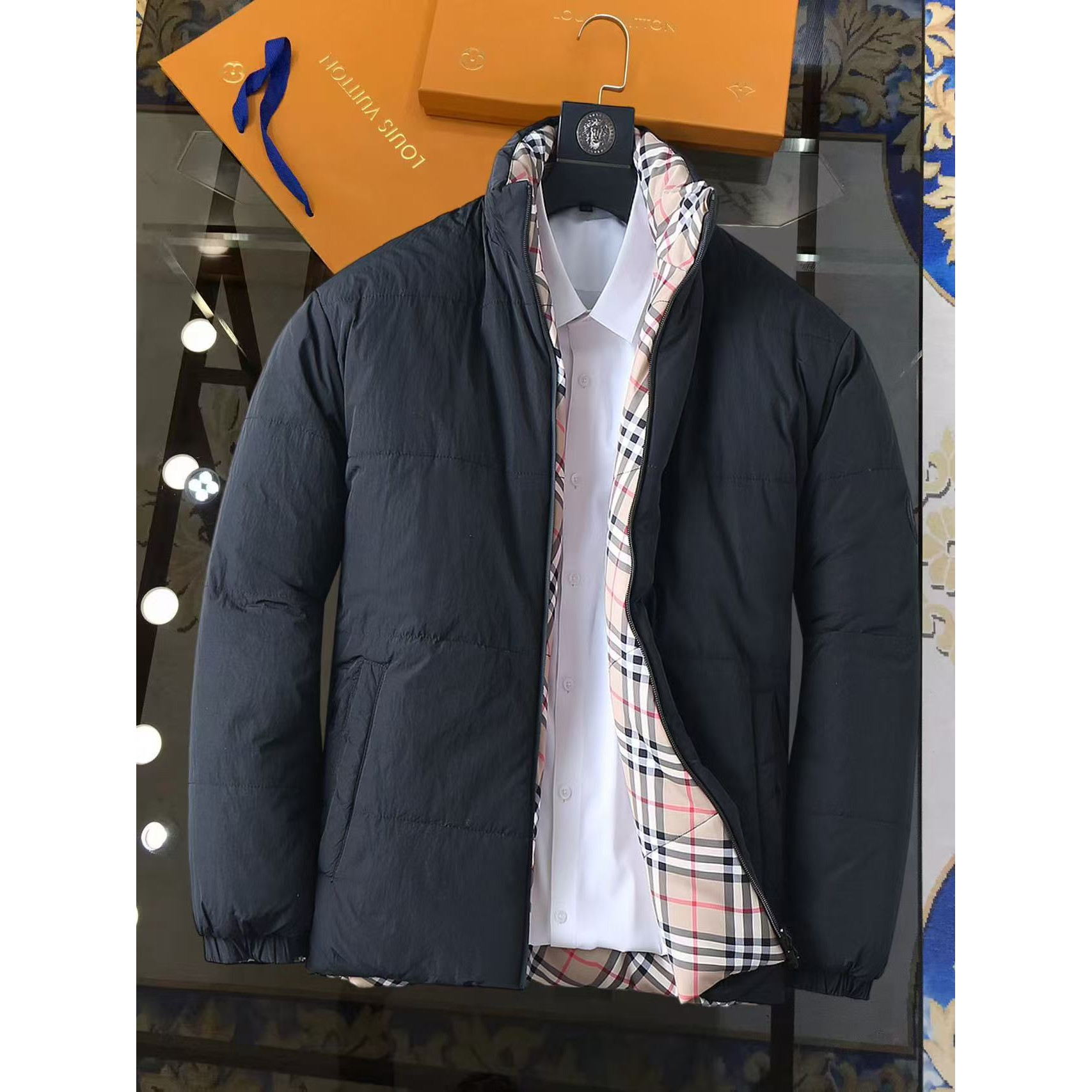 <p>BURBERRY 加厚棉服外套(黑)</p>