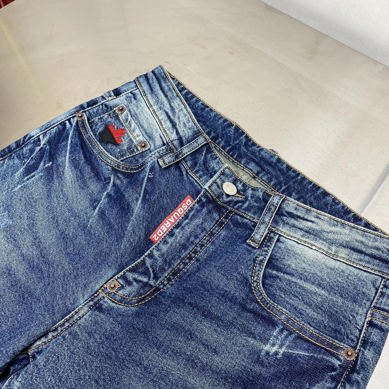 <p>DSQUARED2 丹宁水洗牛仔裤(868-6)</p>