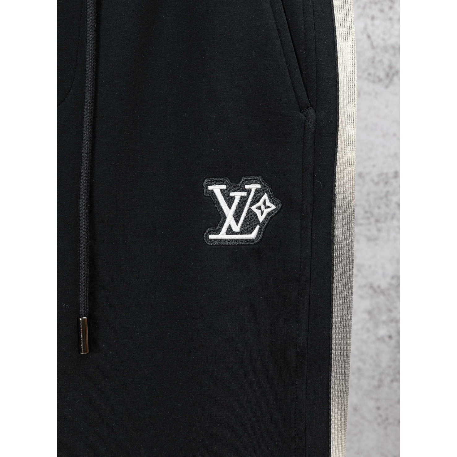 <p>LV 直筒休閒褲(黑色)</p>