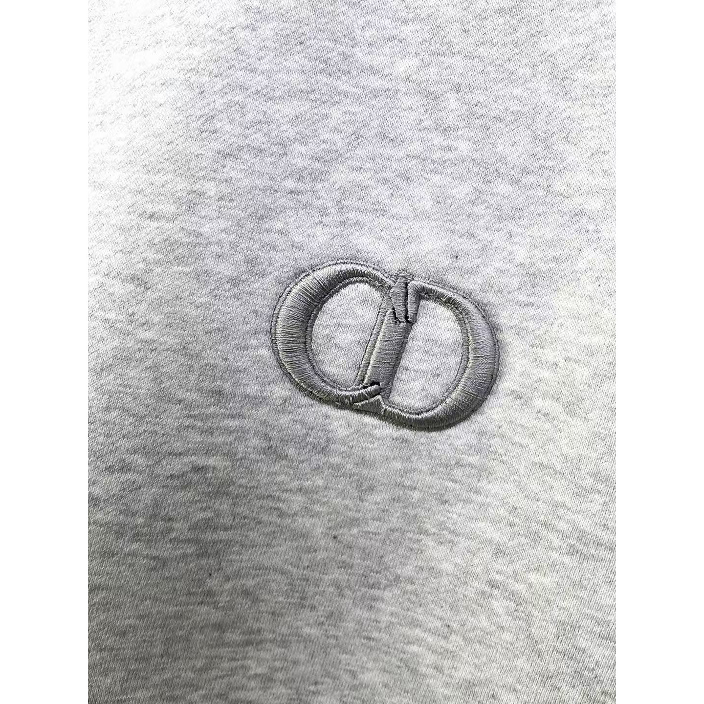 <p>DIOR 圆领卫衣(灰)</p>