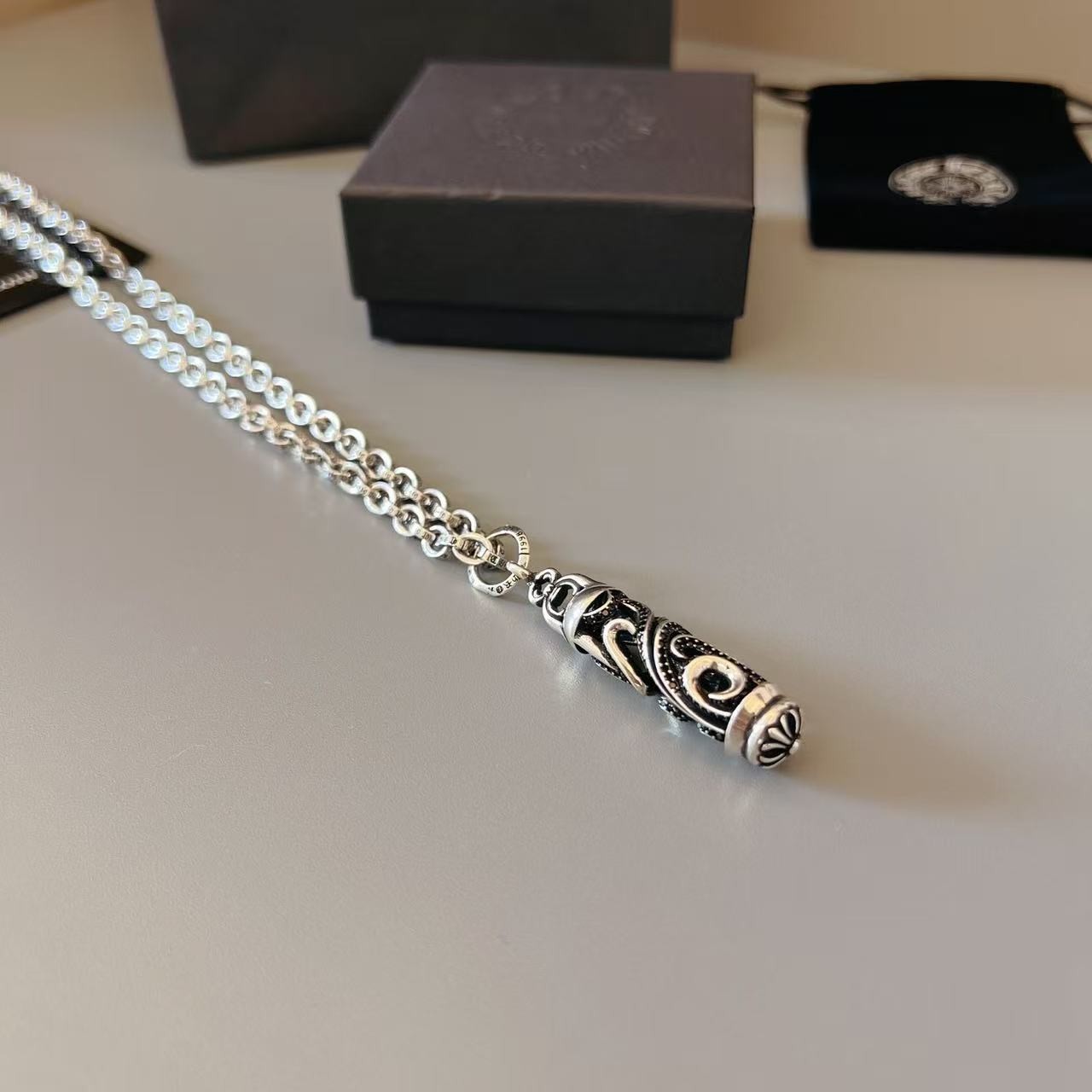 <p>CHROME HEARTS 項鍊</p>
