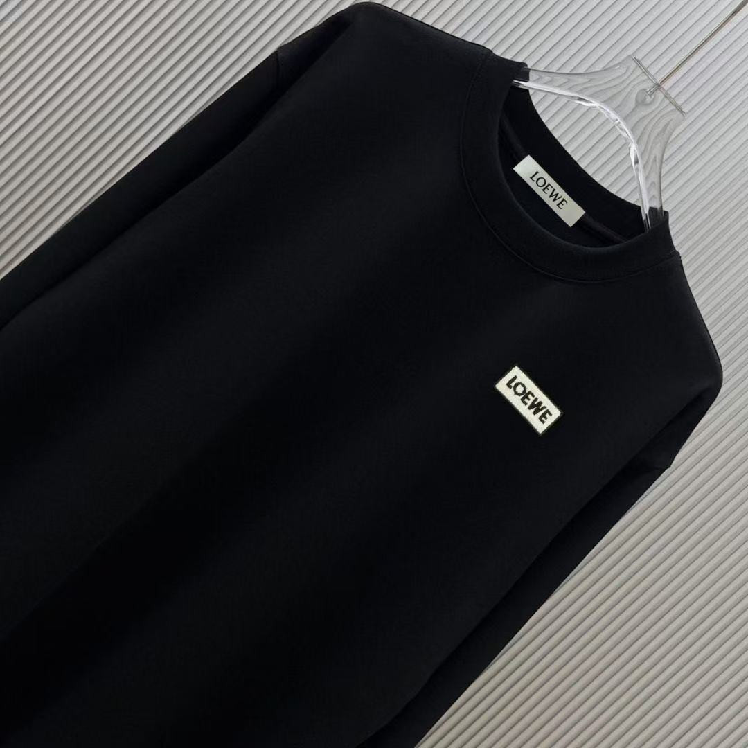 <p>LOEWE 长袖卫衣T恤(黑)</p>
