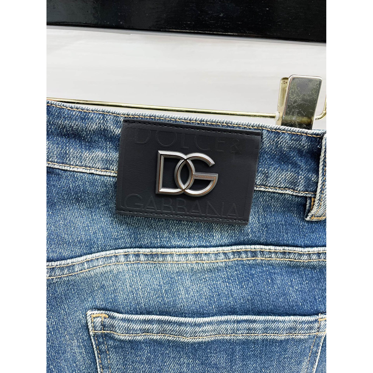 <p>D&amp;G&nbsp;高品质牛仔裤</p>