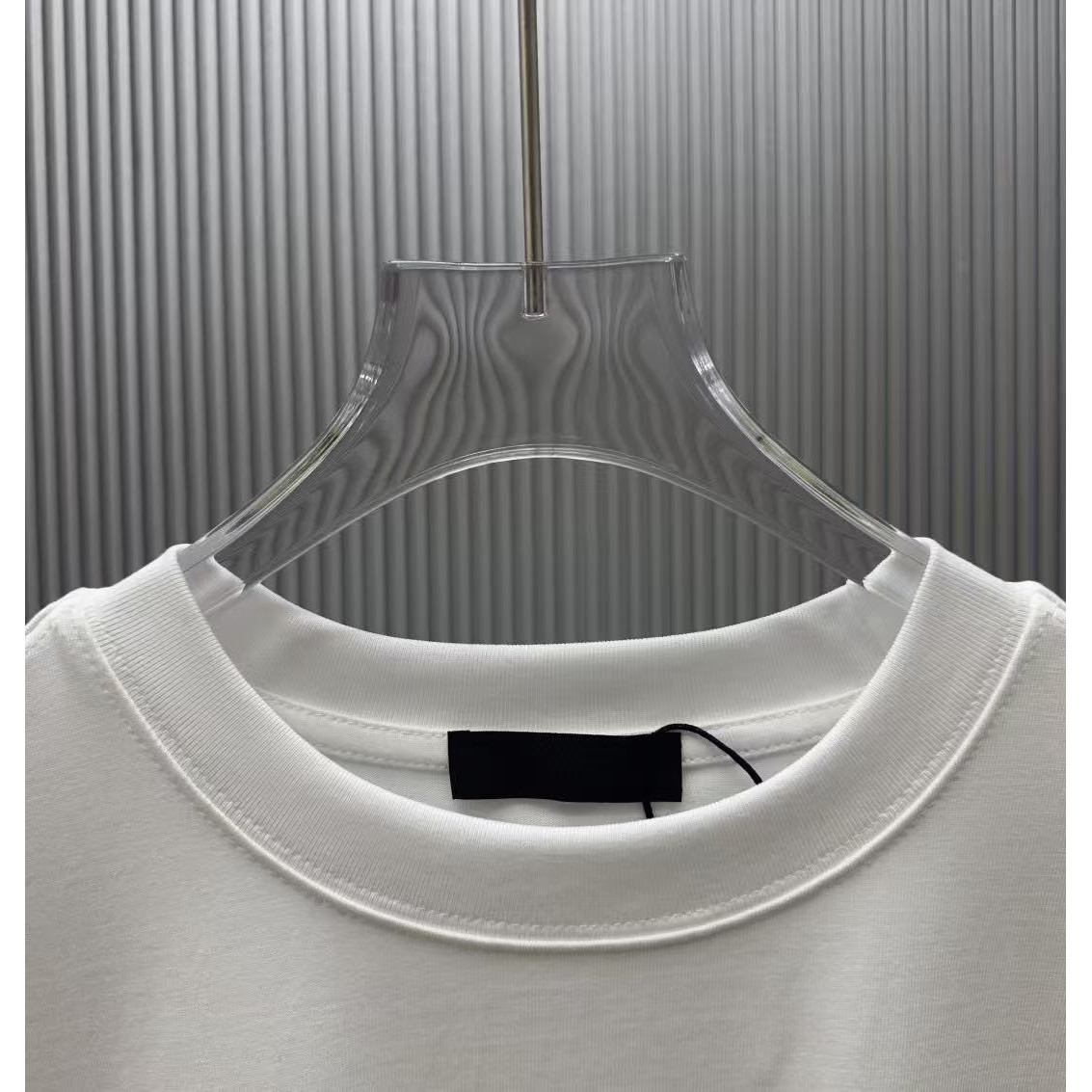 <p>PRADA 长袖卫衣T恤(黑)</p>