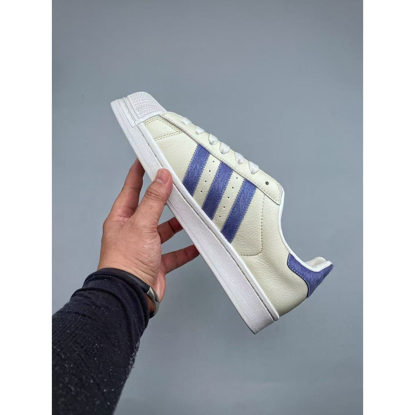 <p>Adidas Originals &nbsp;SUPERSTAR II &nbsp;经典贝壳头板鞋</p>