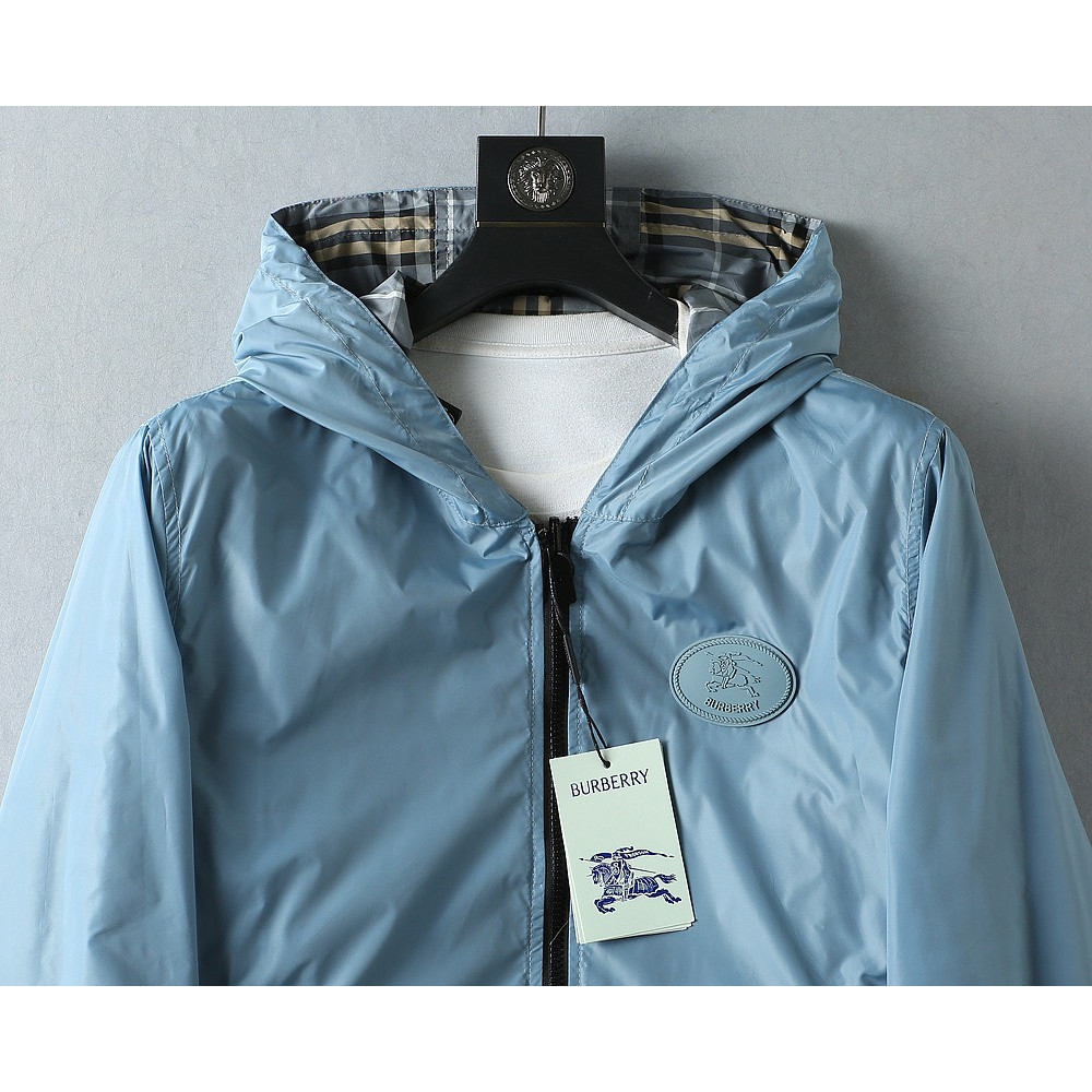<p>BURBERRY 夹克外套(时尚设计师款)(天藍)</p>