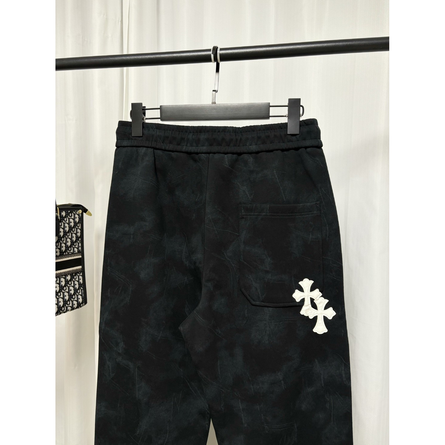 <p>Chrome Hearts 休闲长裤(黑)</p>