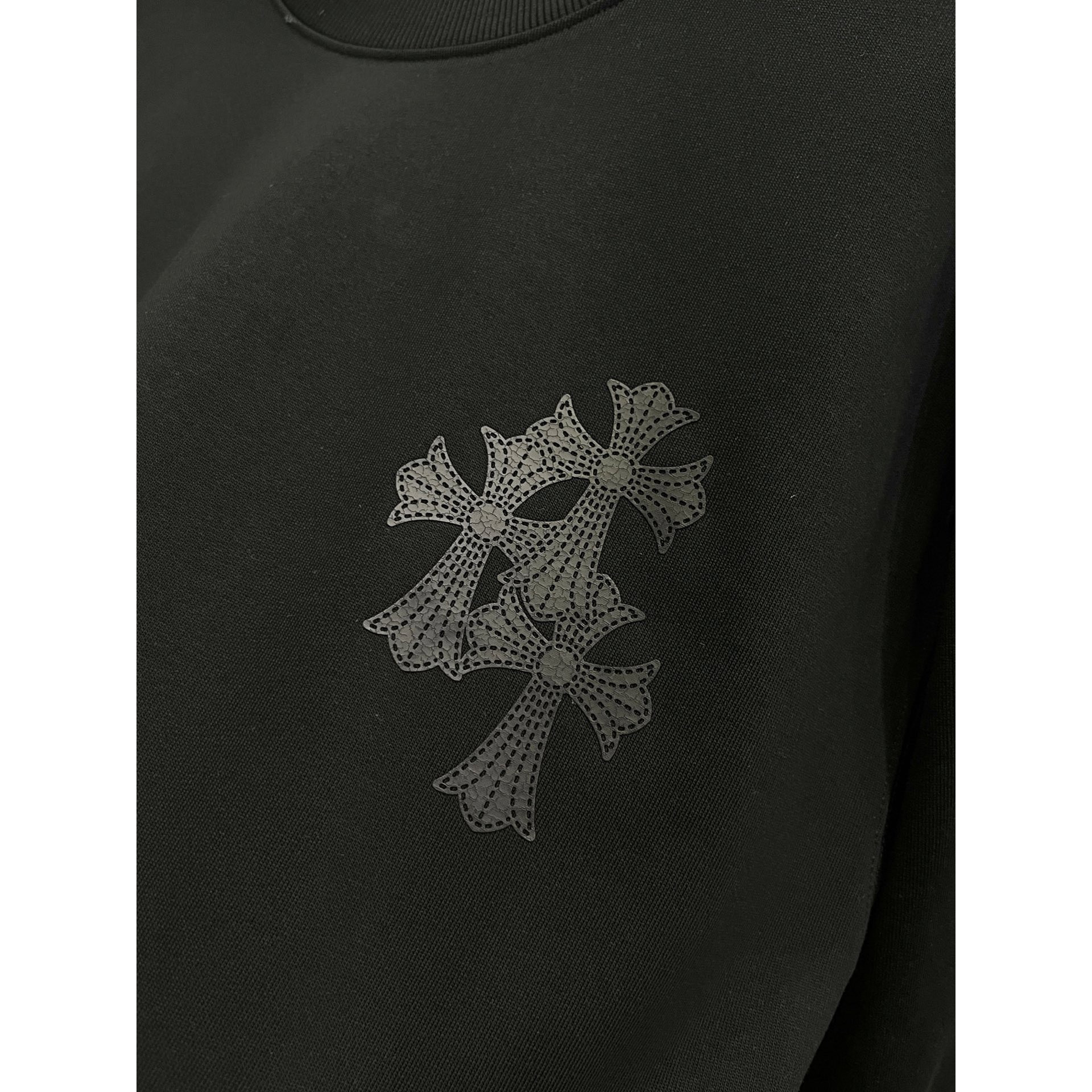 <p>CHROME HEARTS 圆领长袖卫衣(黑)</p>
