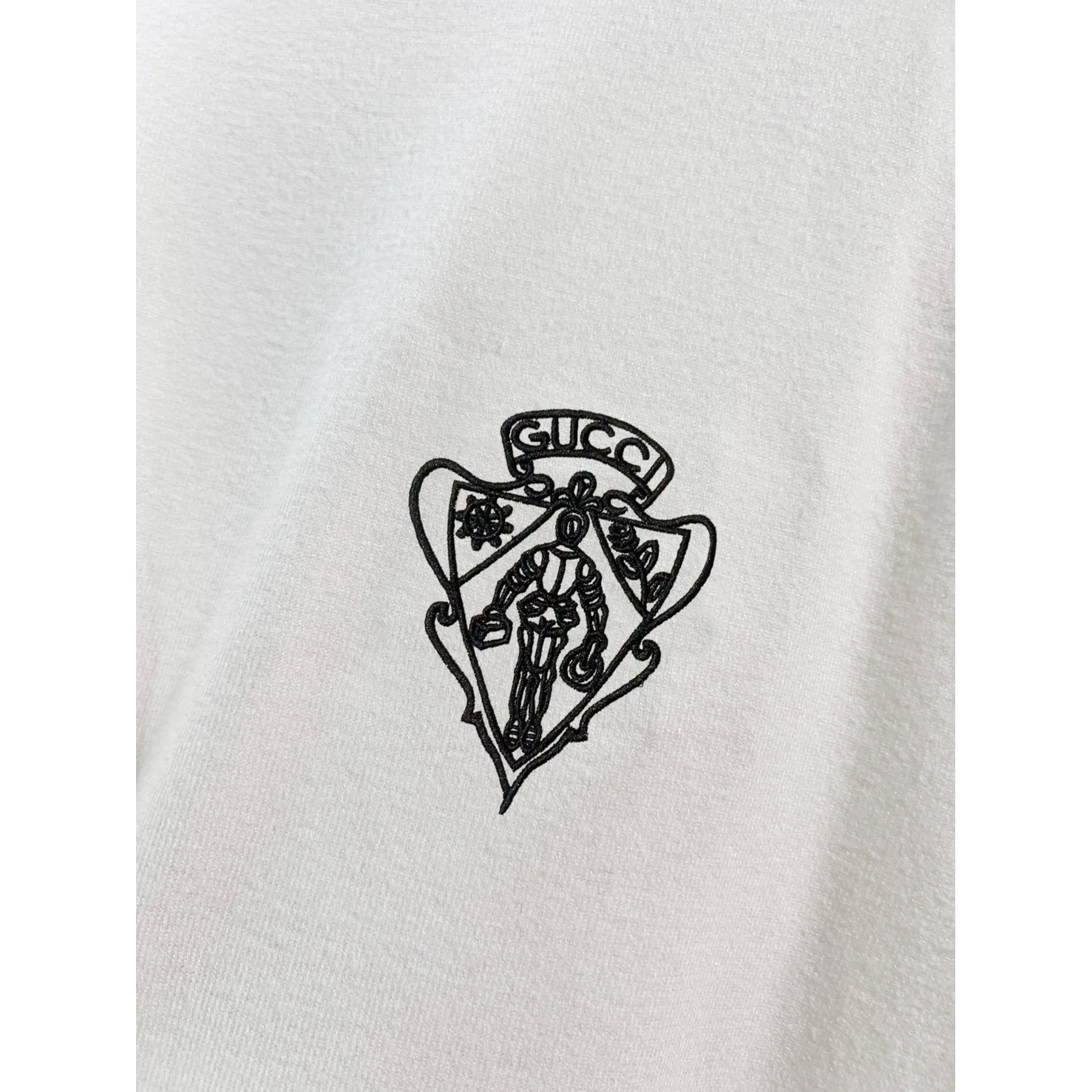 <p>GUCCI 针织衫圆领(白)</p>