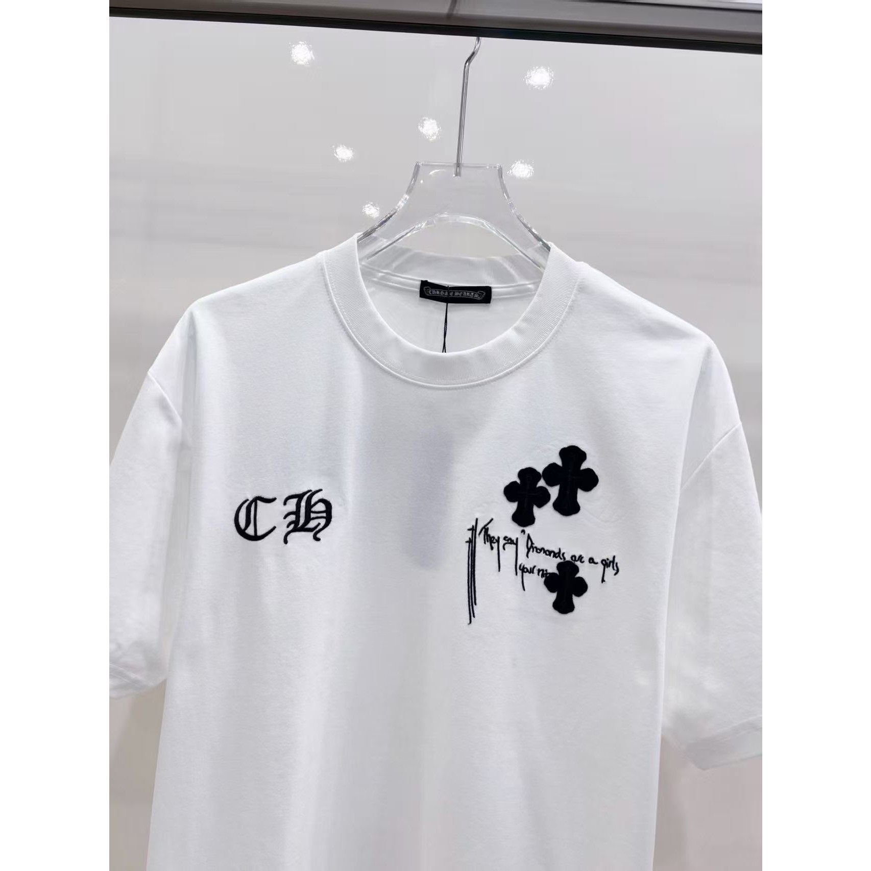 <p>CHROME HEARTS&nbsp;春夏新款T恤(白)</p>