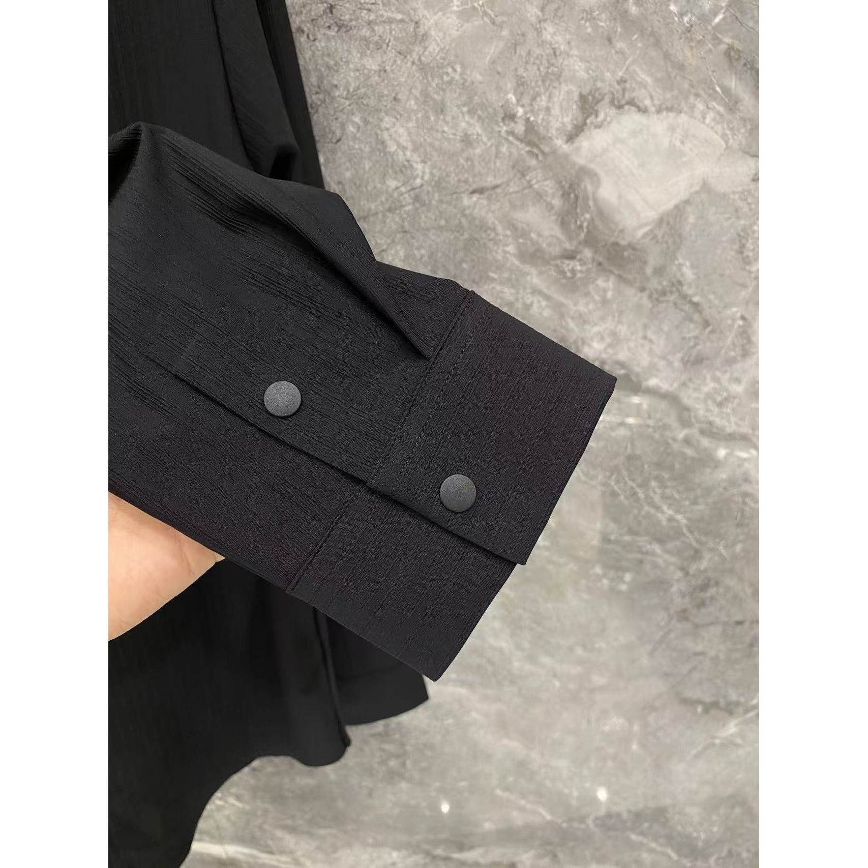 <p>Prada 秋冬长袖Polo(783003)</p>