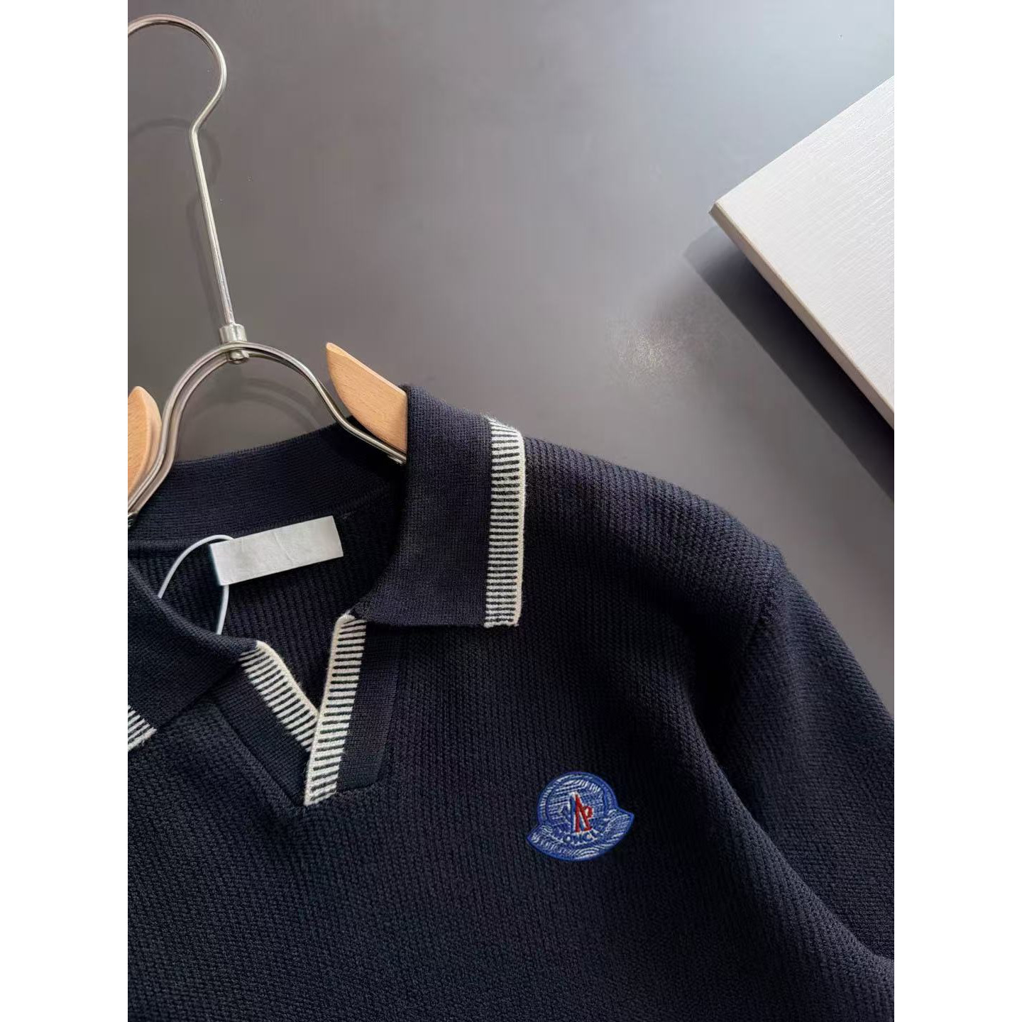 <p>MONCLER&nbsp;秋冬官网最新毛衣(黑)</p>