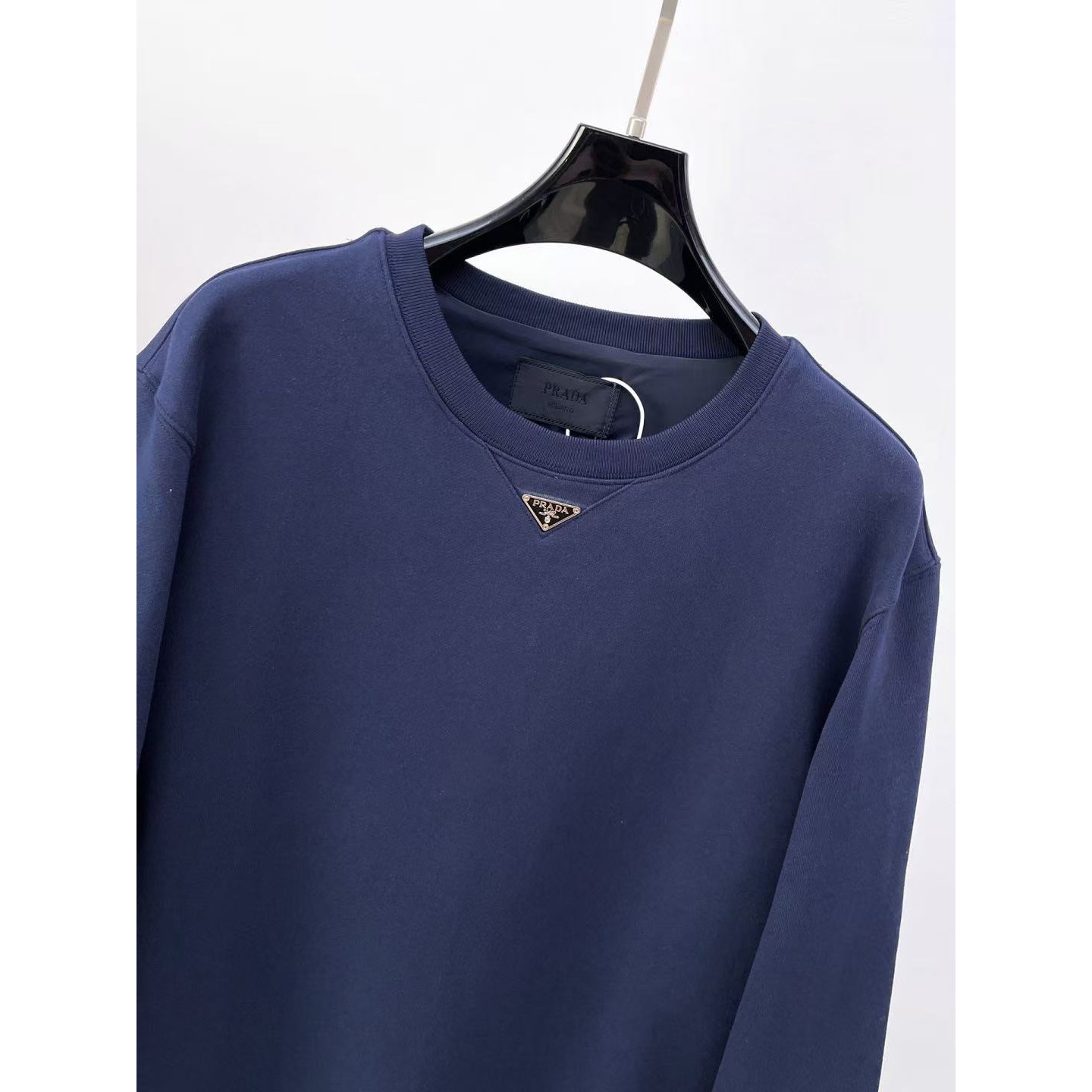 <p>PRADA 圆领卫衣(藍)</p>