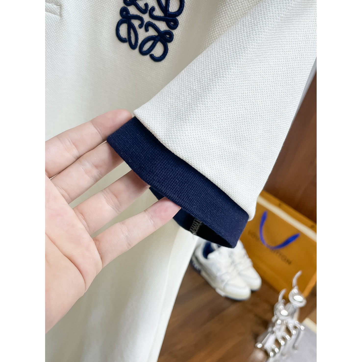 <p>LOEWE&nbsp;短袖翻领polo衫(白)</p>