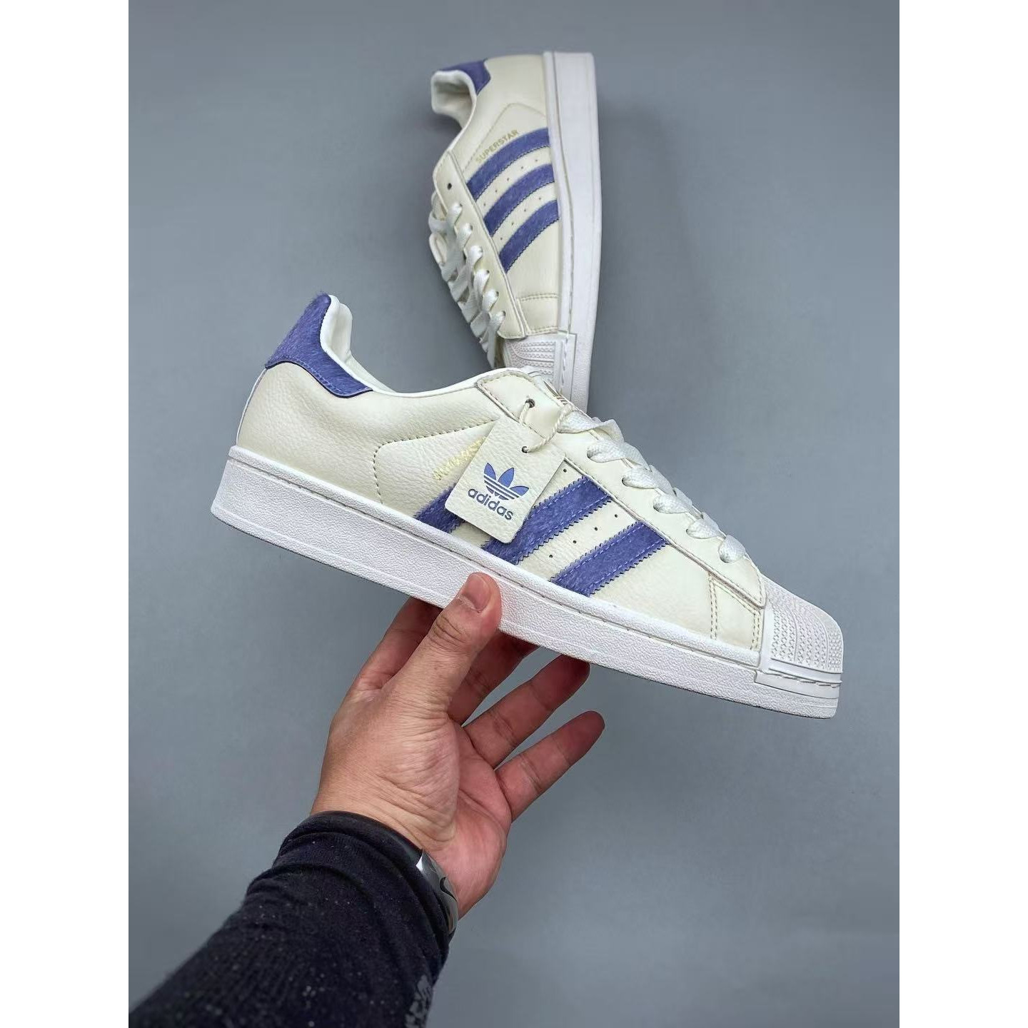 <p>Adidas Originals &nbsp;SUPERSTAR II &nbsp;经典贝壳头板鞋</p>
