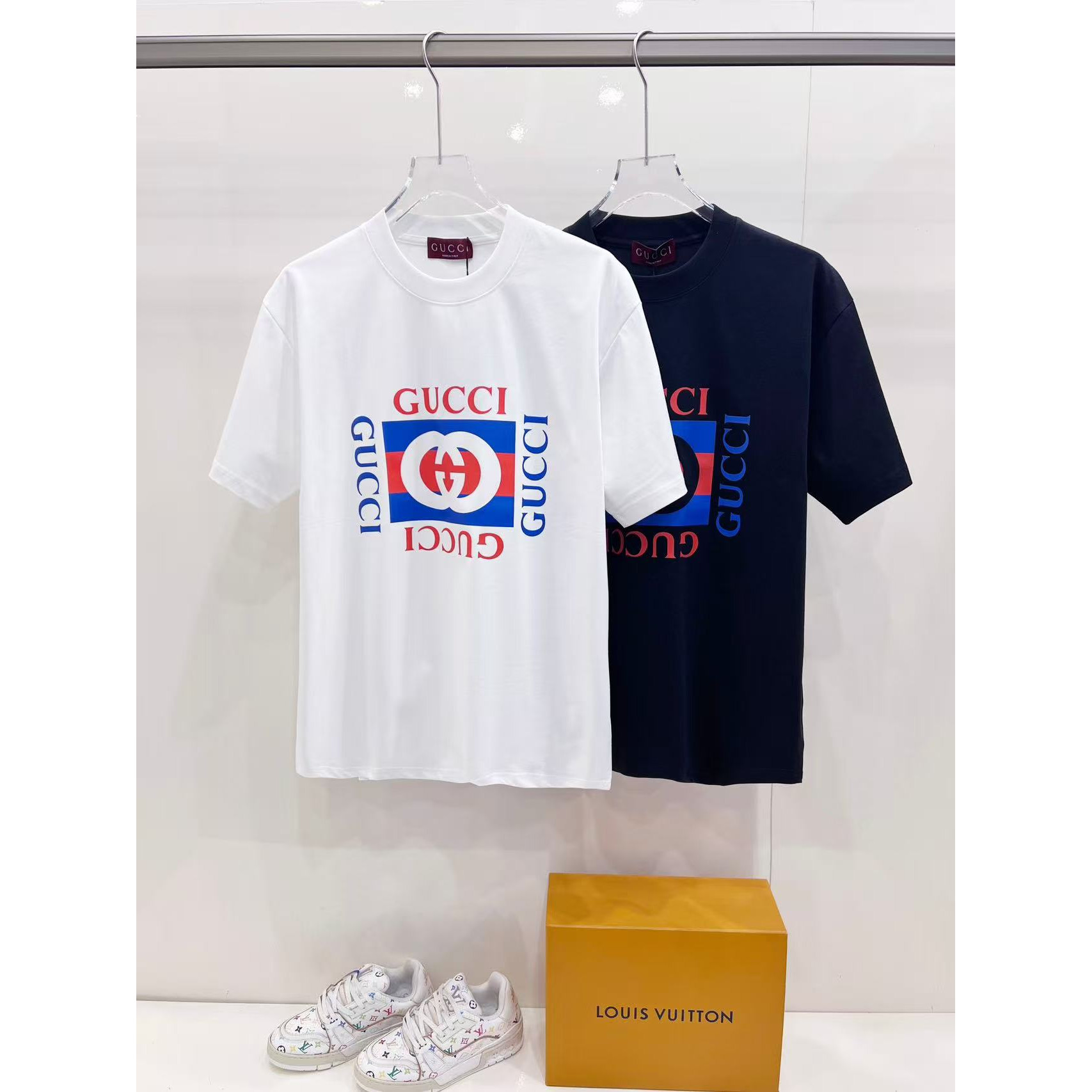 <p>GUCCI 短袖圆领T恤(黑)</p>