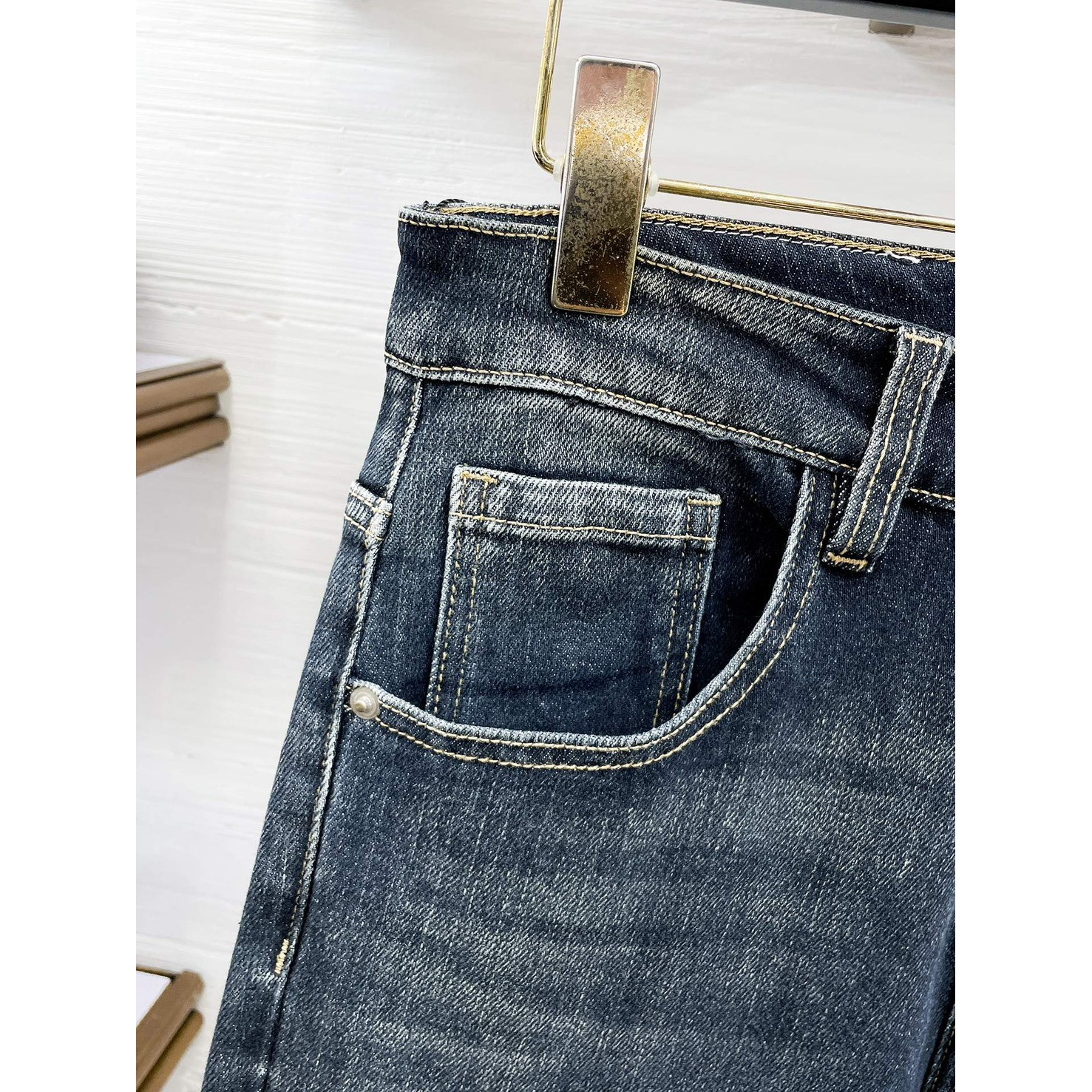 <p>Thom Browne&nbsp;高品质牛仔裤</p>