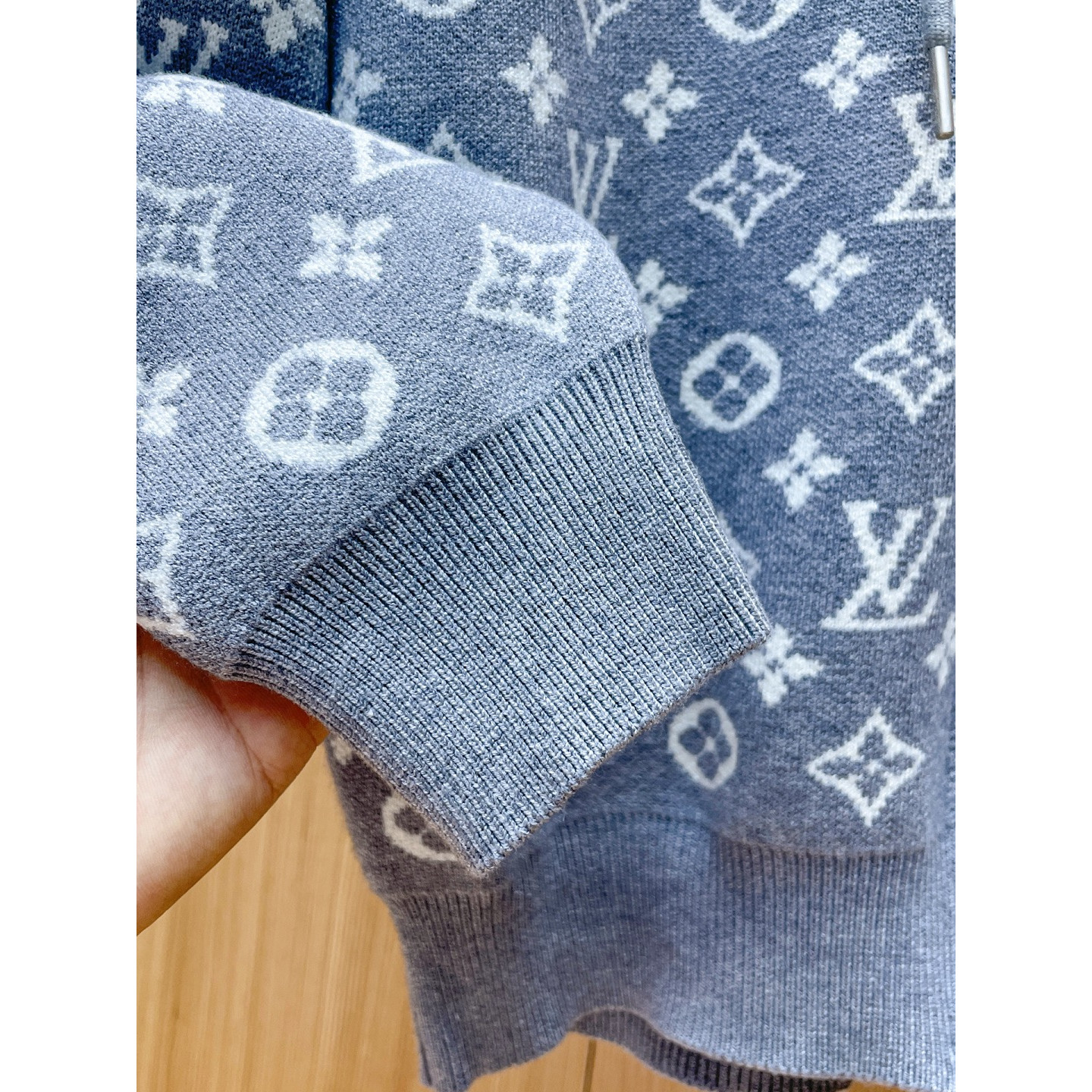 <p>LV 精品外套</p>