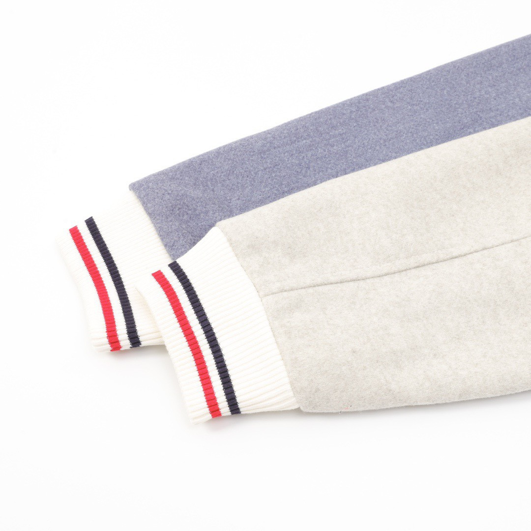 <p>Thom Browne 双色拼接棒球服夹克外套</p>