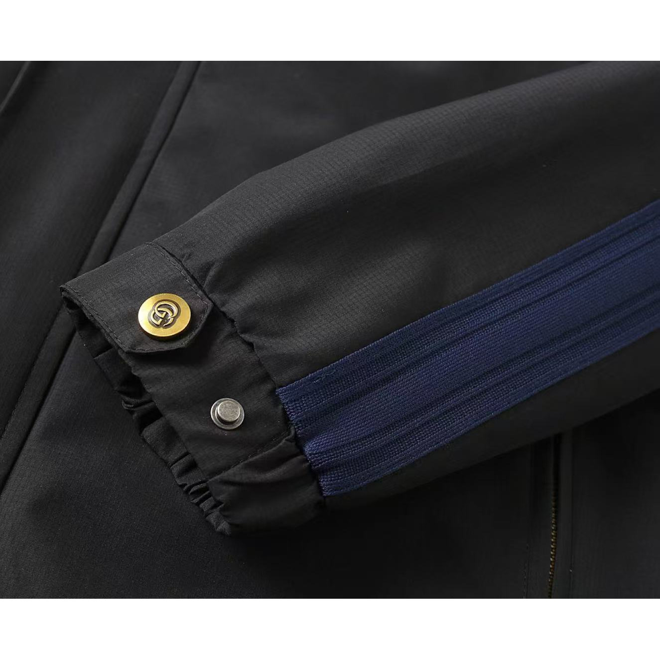 <p>GUCCI 男士夹克外套(白)</p>