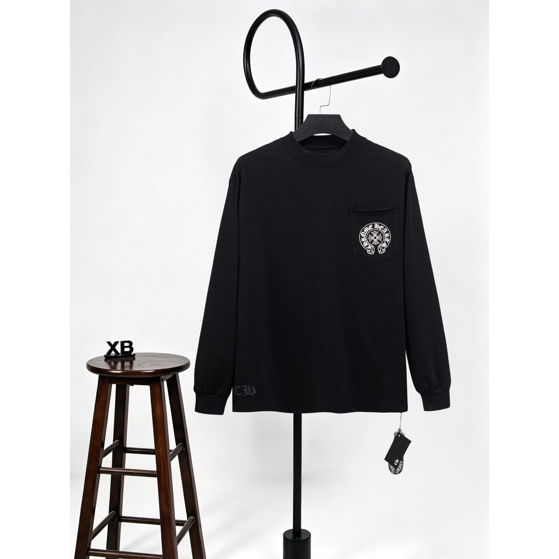 <p>CHROME HEARTS 东京限定长袖T (X489黑)</p>