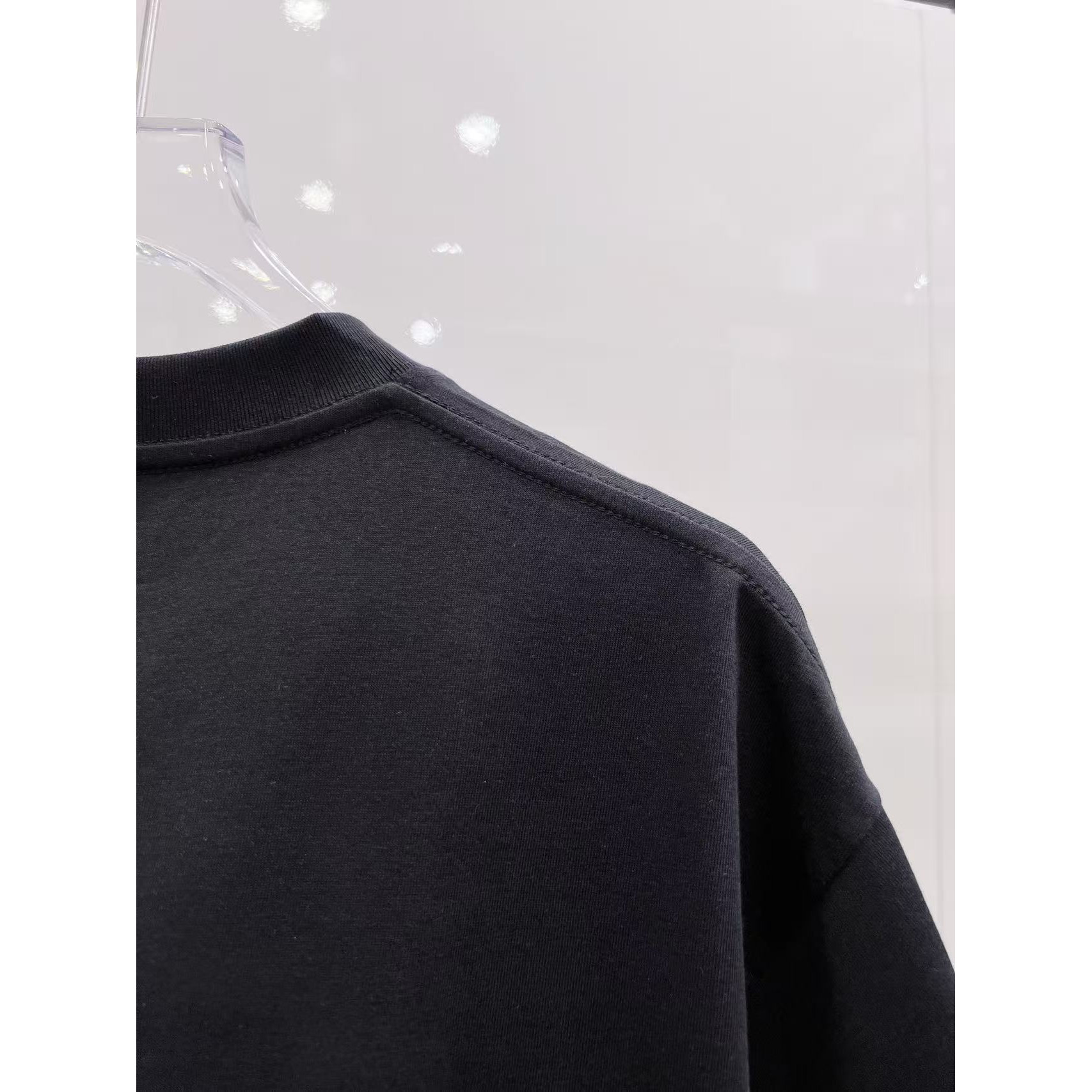 <p>Balenciaga 短袖圆领T恤(黑)</p>