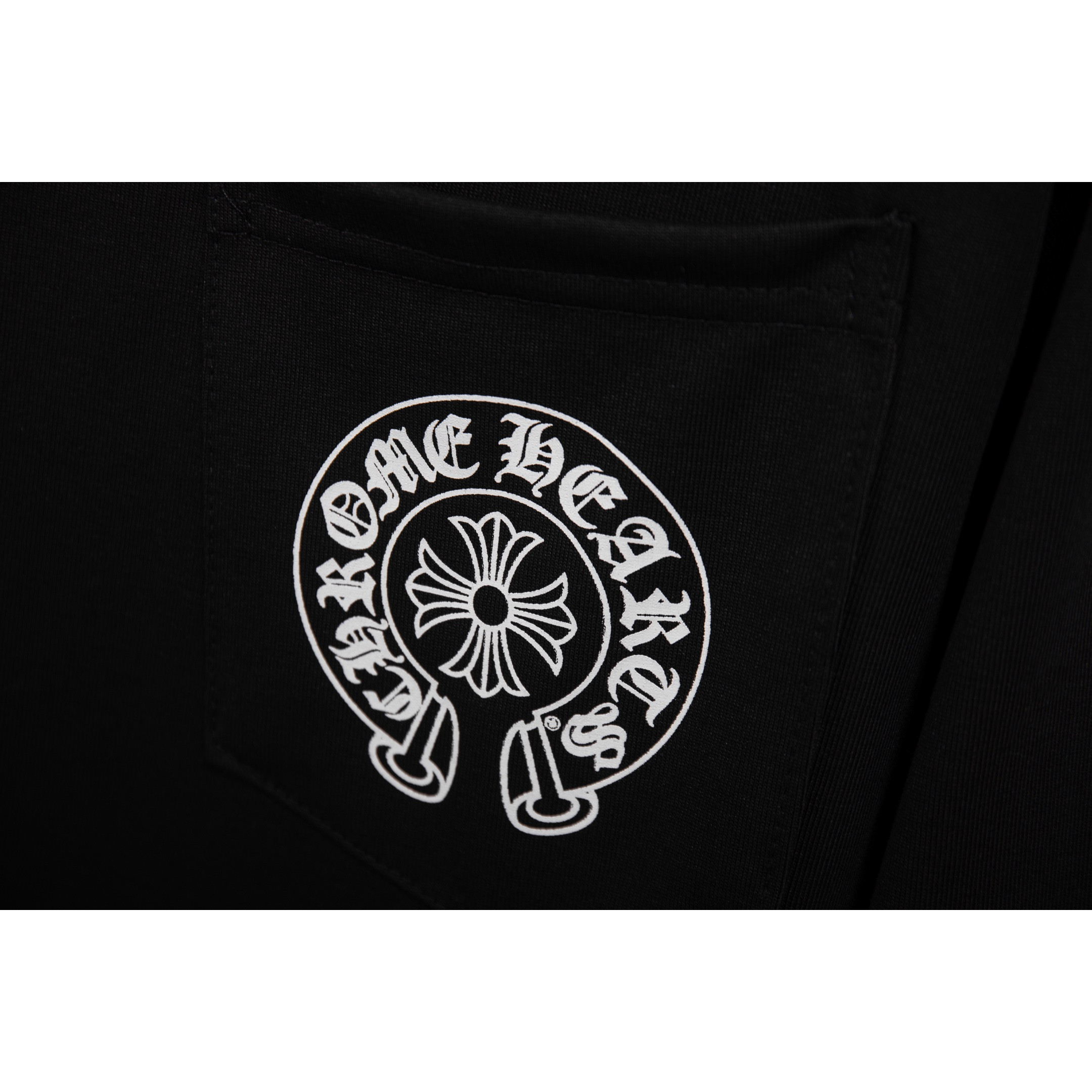 <p>CHROME HEARTS 东京限定长袖T (X489黑)</p>
