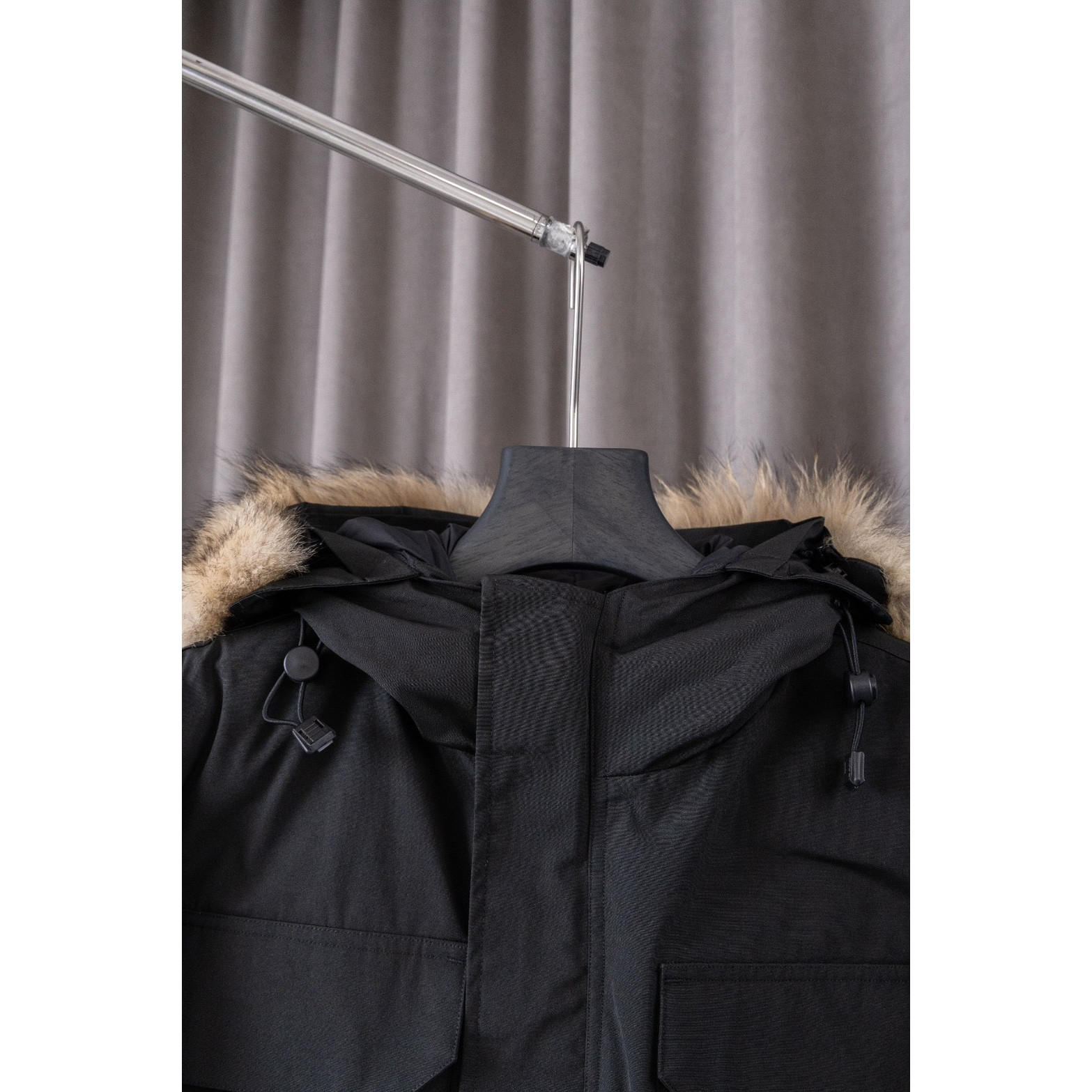 <p>Canada Goose 顶级狼毛Expedition 08款 4660M 远征派克羽绒服(黑色)</p>