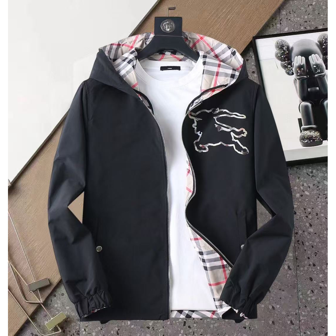 <p>BURBERRY&nbsp;男士夹克外套(800817)</p>