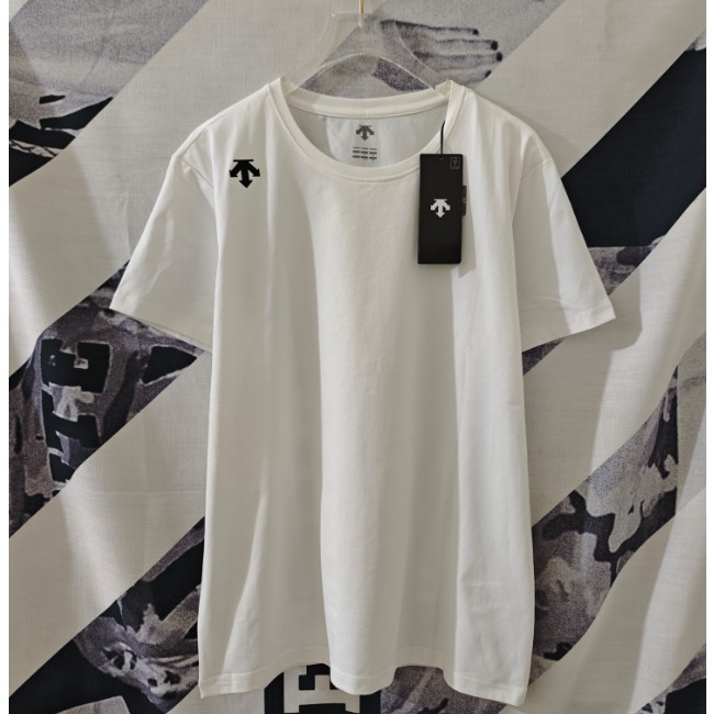 <p>DESCENTE 經典款速乾短袖T恤(白)</p>